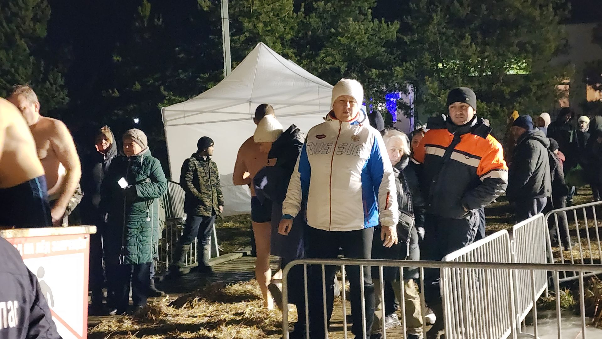 Бронницы, крещенские купания, Медик на дежурстве в крещение, Медработник, Фельдшер,