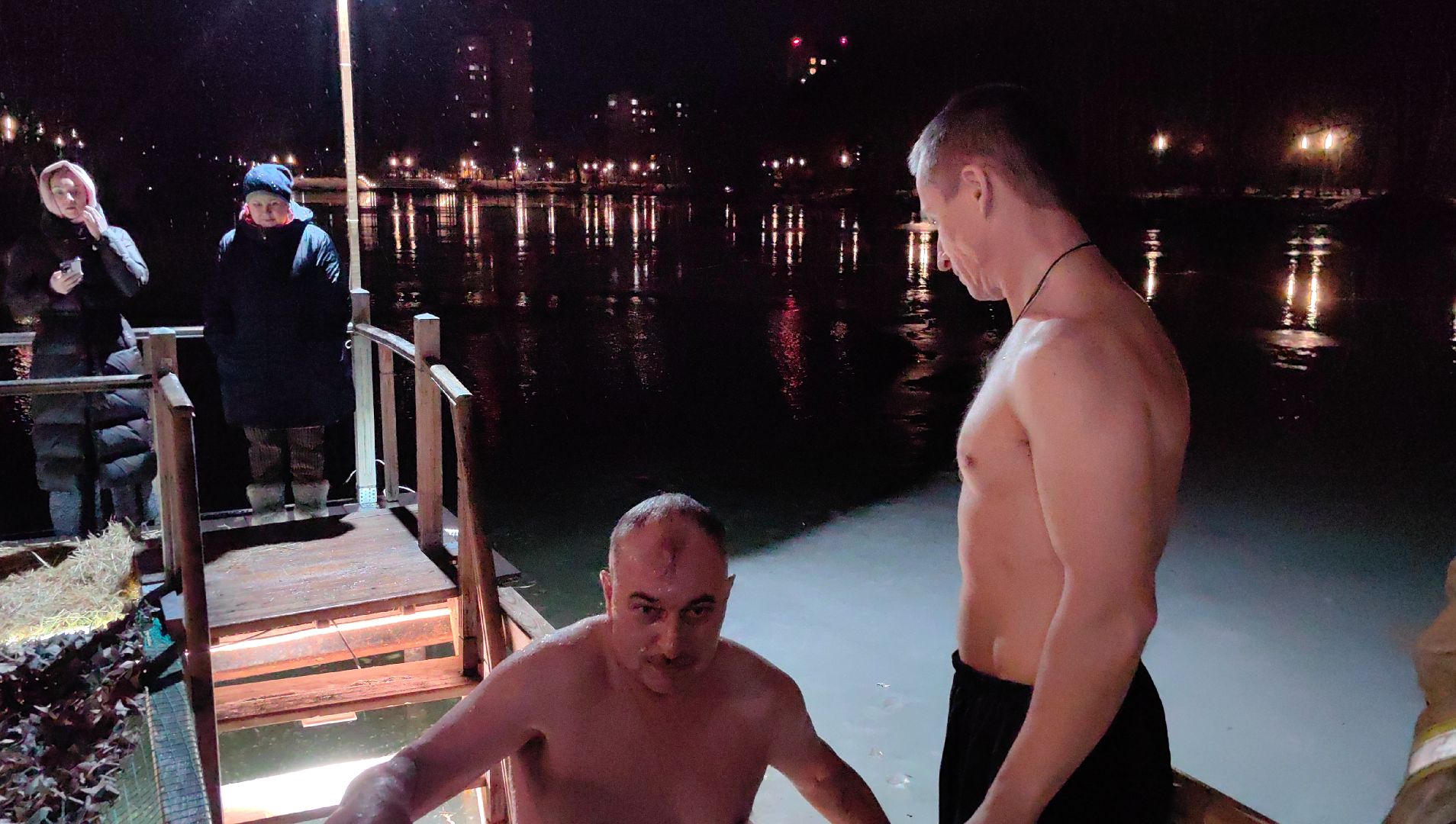 крещение, купания, купель, озеро, храм, космонавт,