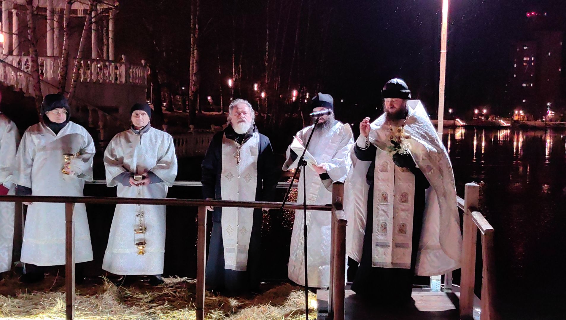 крещение, купания, купель, озеро, храм, космонавт,