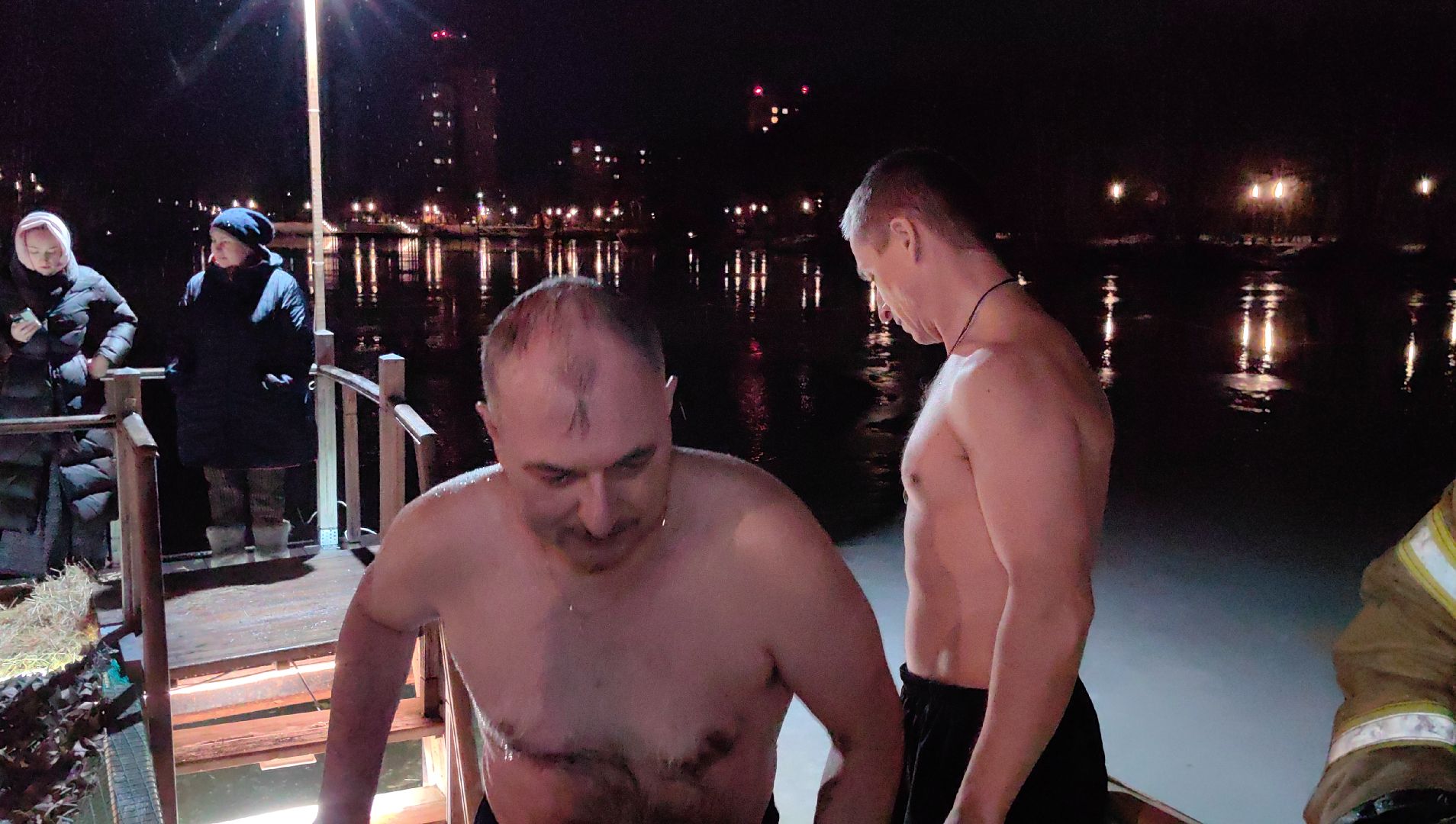 крещение, купания, купель, озеро, храм, космонавт,