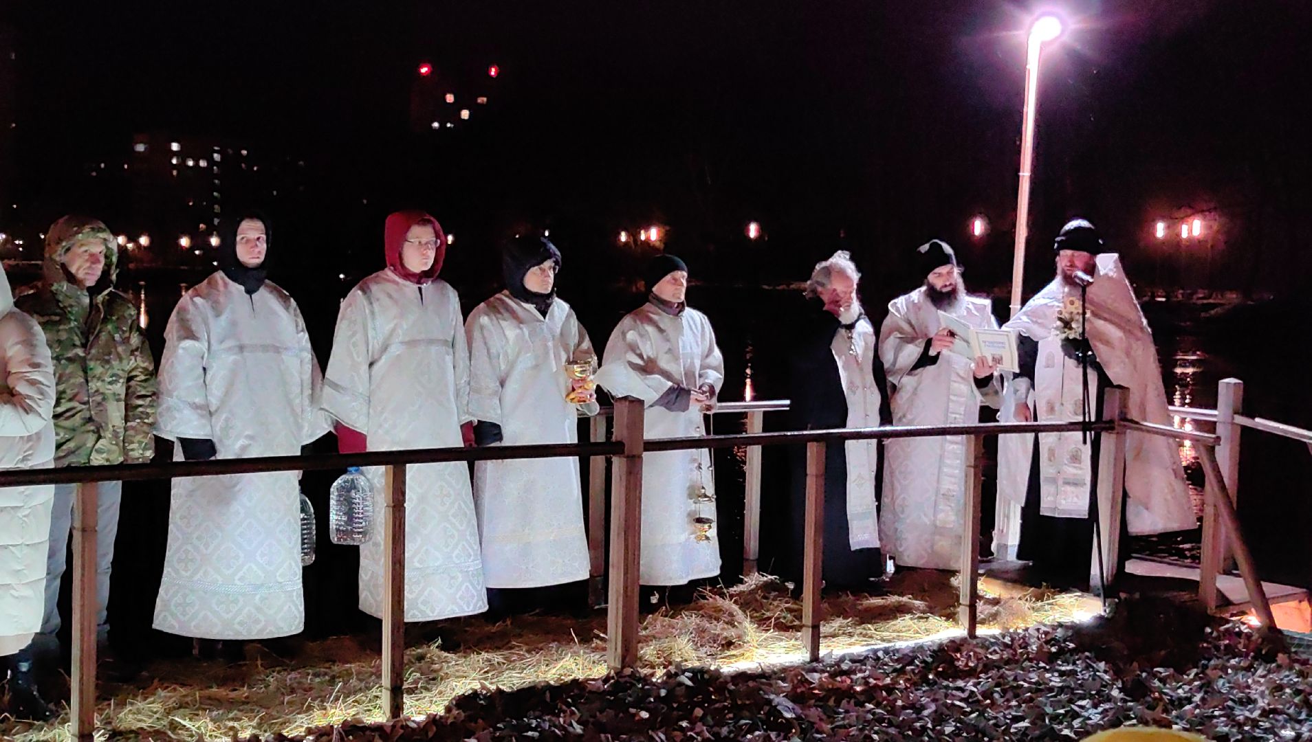 крещение, купания, купель, озеро, храм, космонавт,