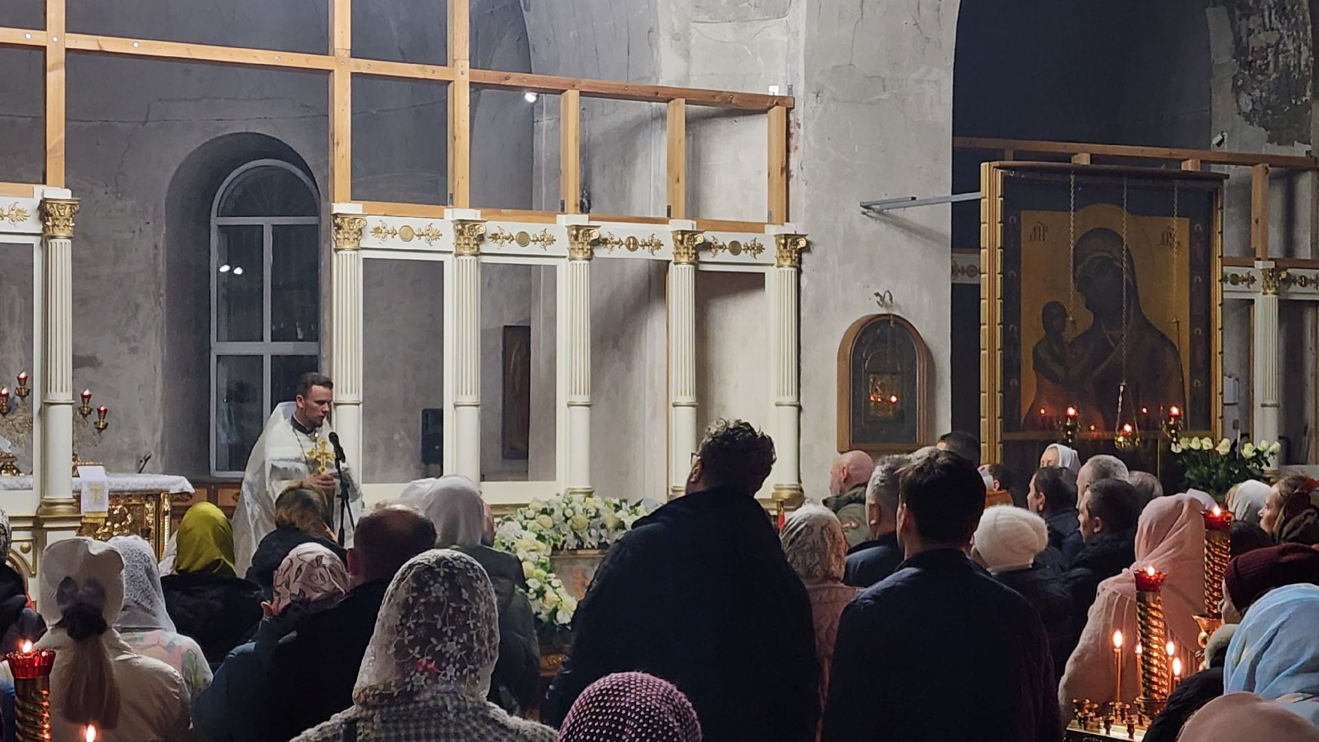 Бронницы, Иерусалимский храм, освящение воды, Ночное богослужение в Крещение,