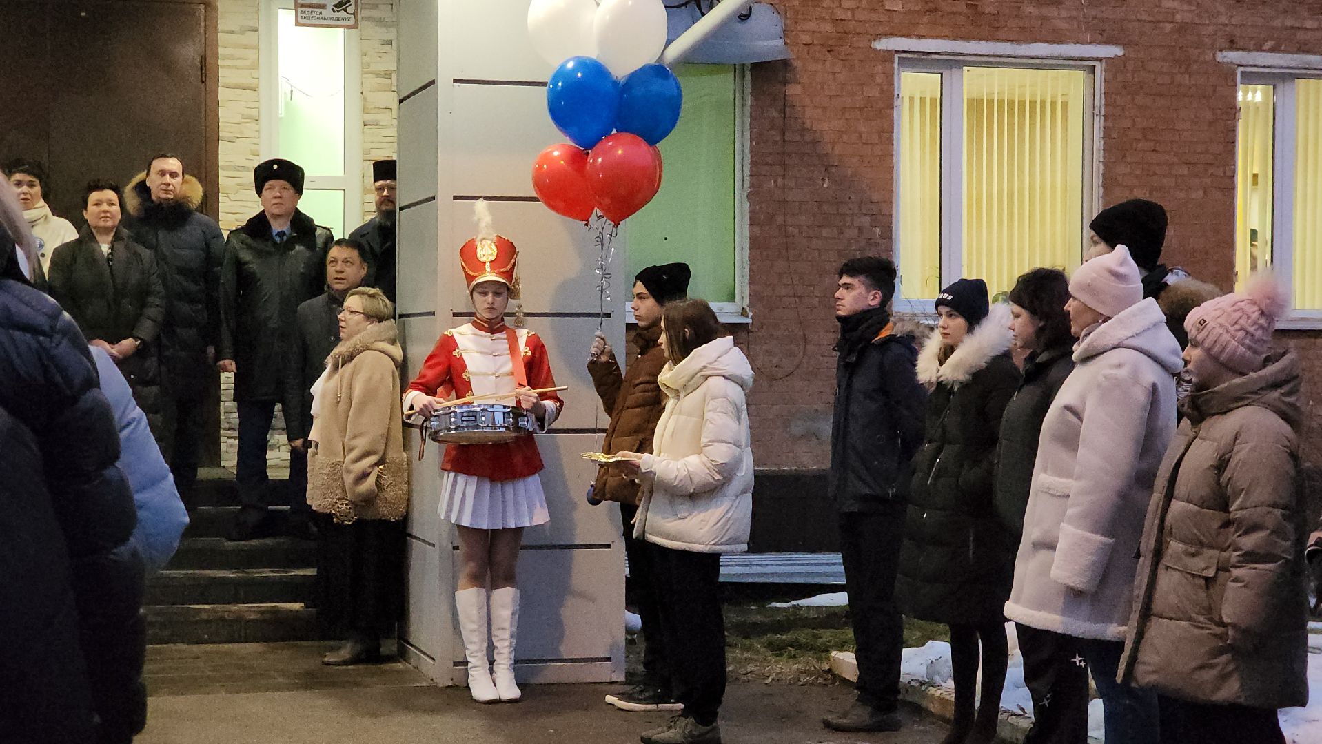 Школа, торжественная линейка, Лобня, вертикалки,