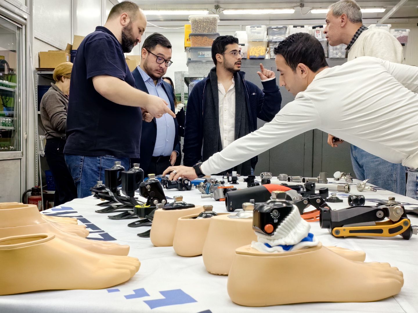 производство, протезы конечностей, экскурсия, партнеры, делегация,