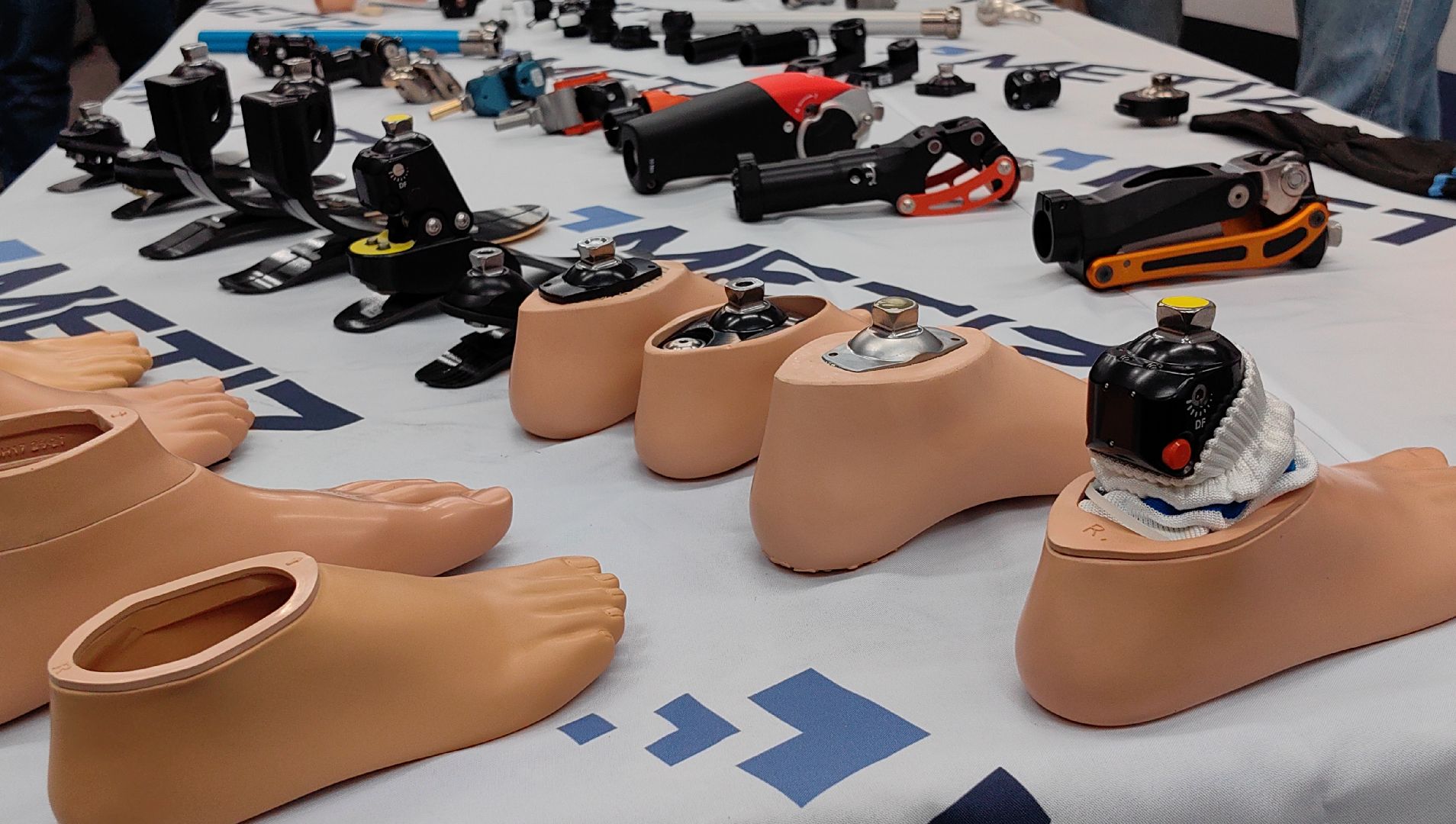 производство, протезы конечностей, экскурсия, партнеры, делегация,