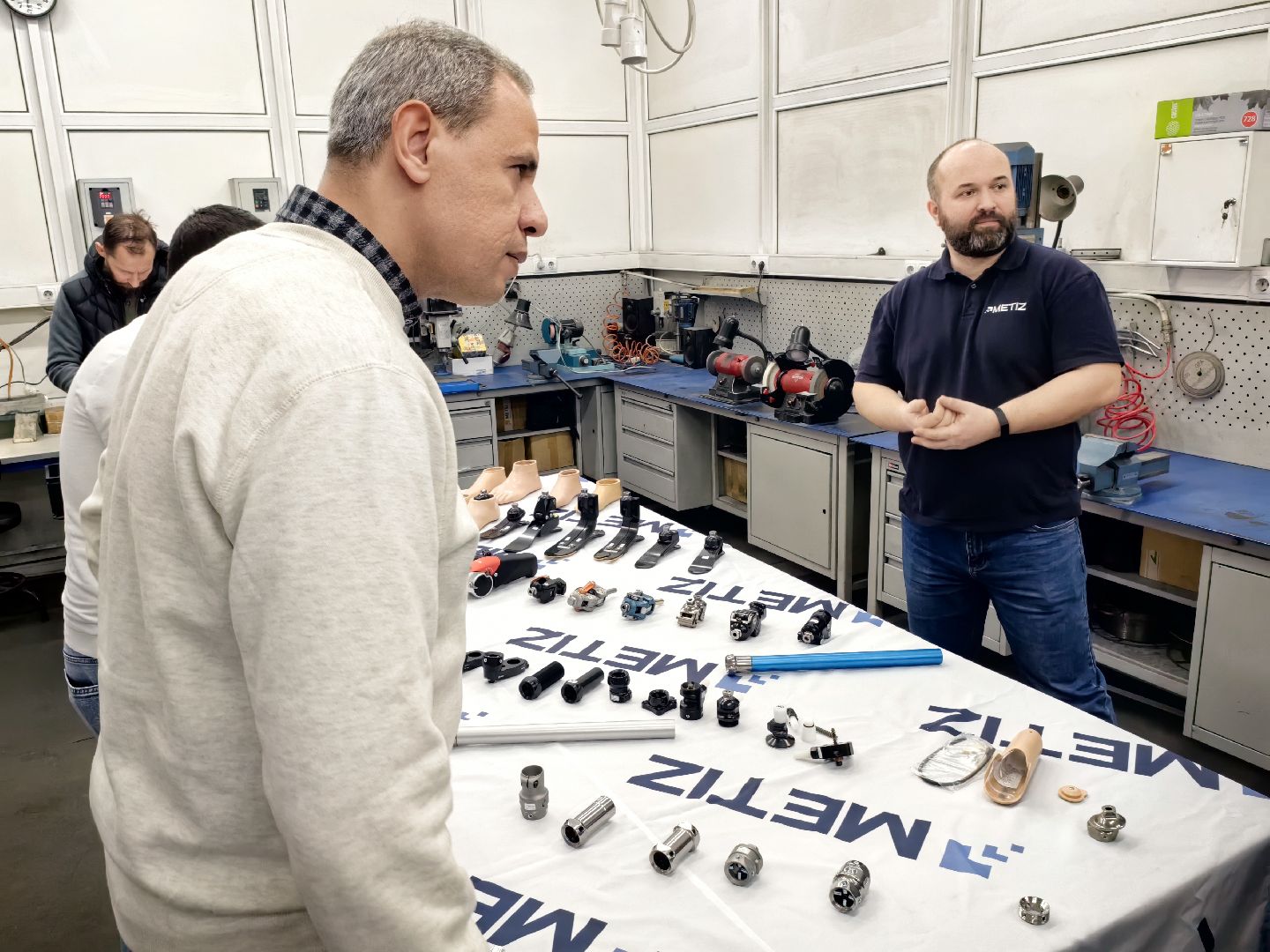 производство, протезы конечностей, экскурсия, партнеры, делегация,