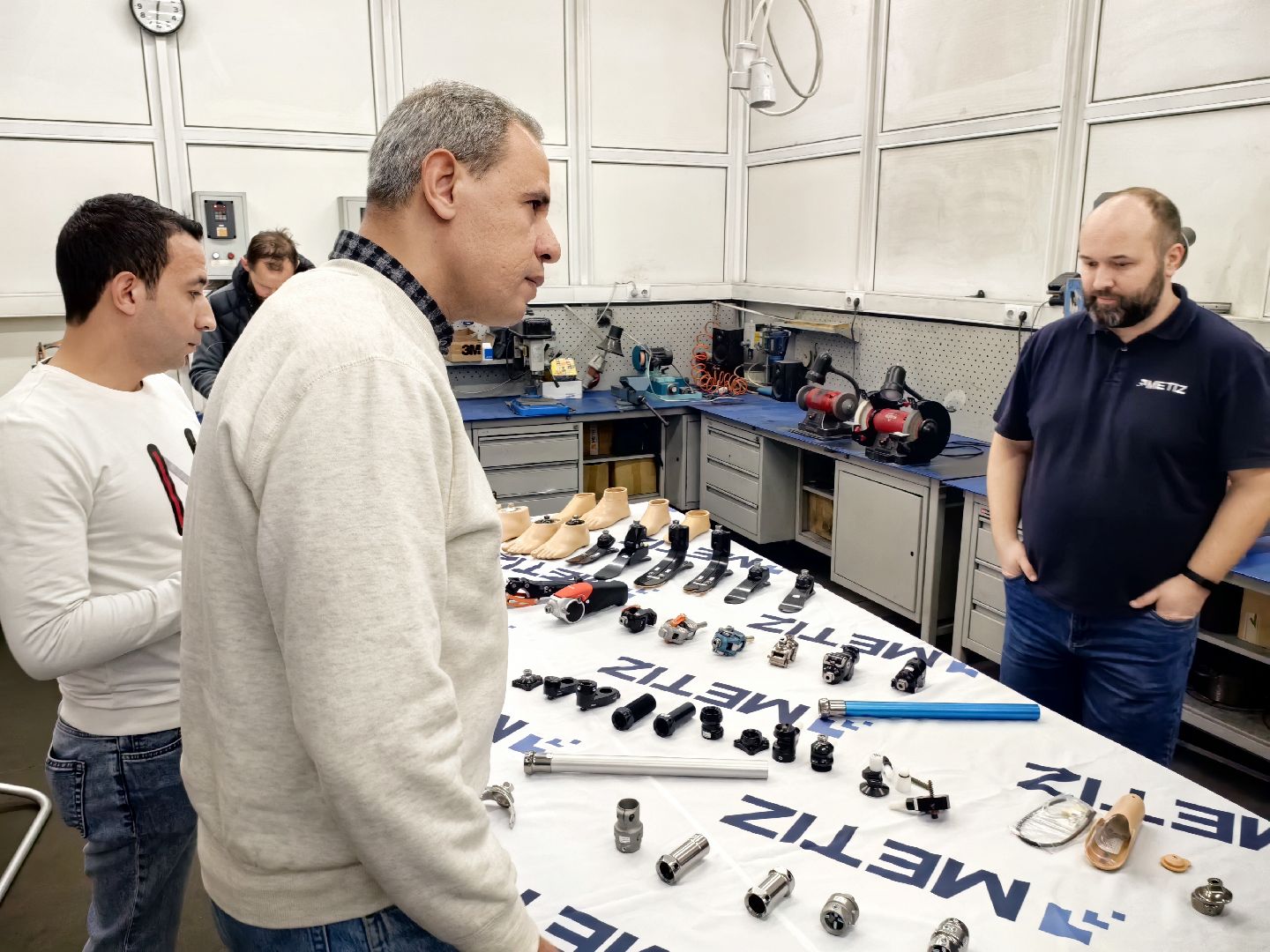 производство, протезы конечностей, экскурсия, партнеры, делегация,