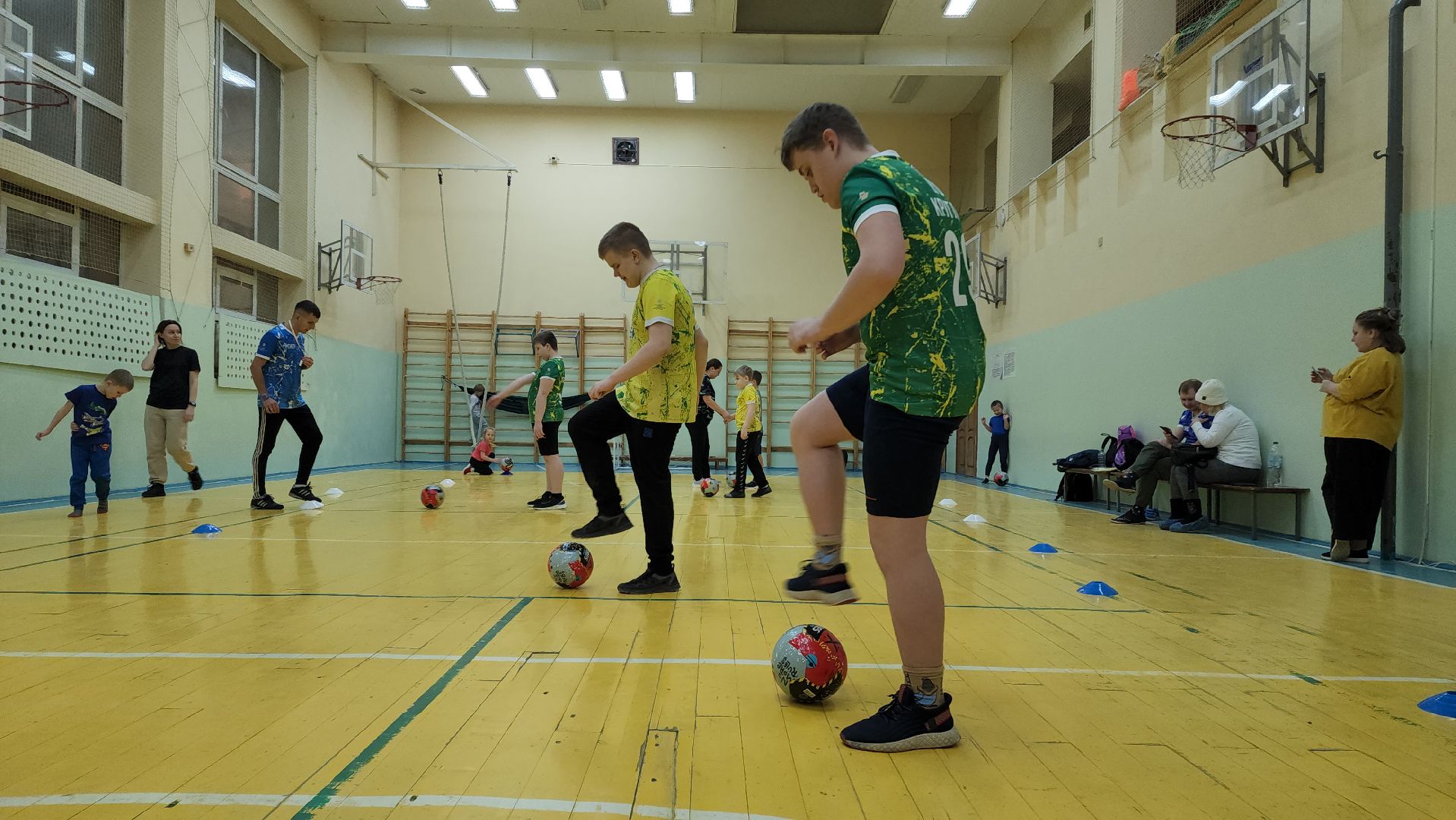 дети с особенностями развития, мини-футбол, Тренировки для детей, вертикалки,