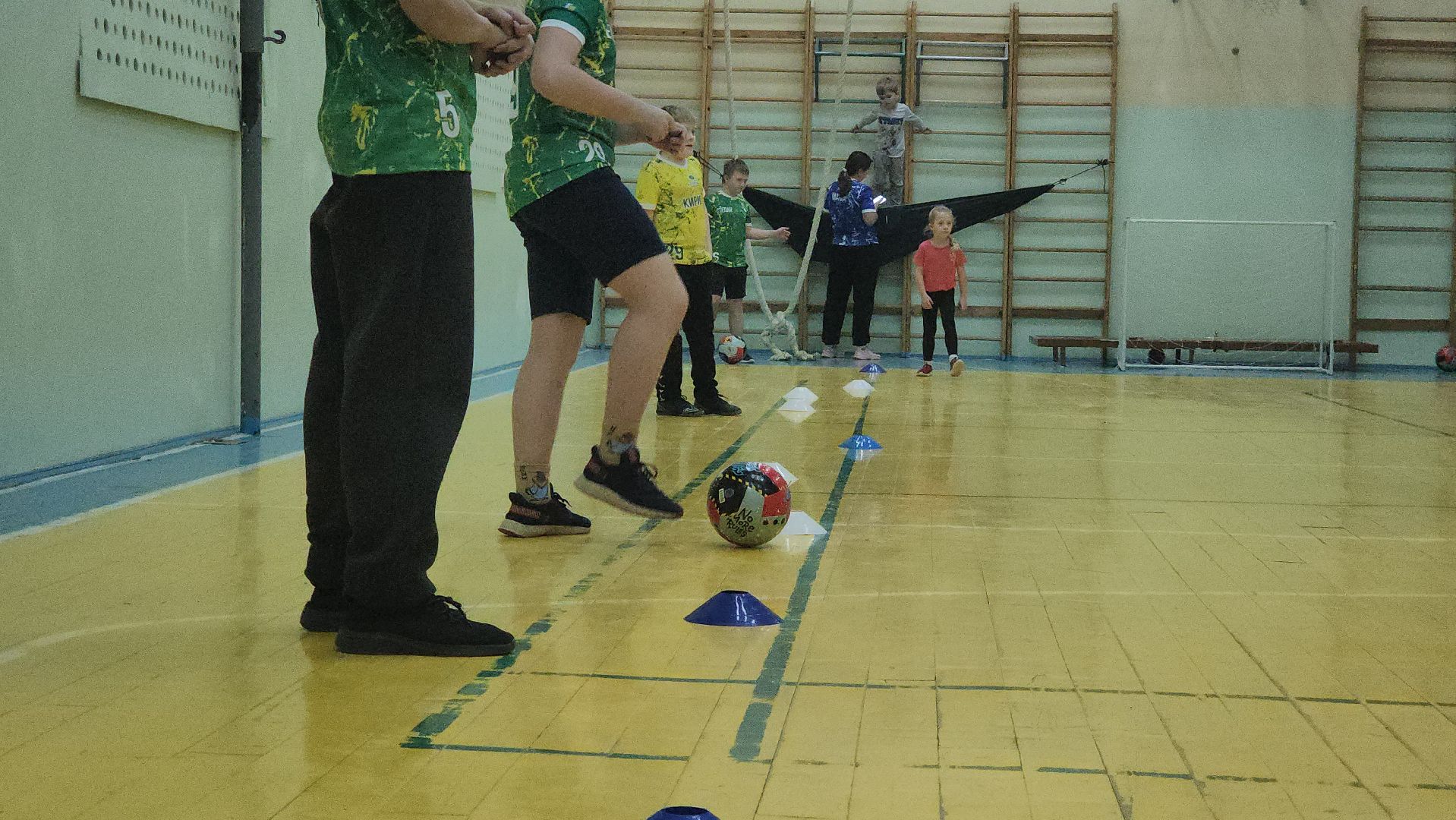 дети с особенностями развития, мини-футбол, Тренировки для детей, вертикалки,