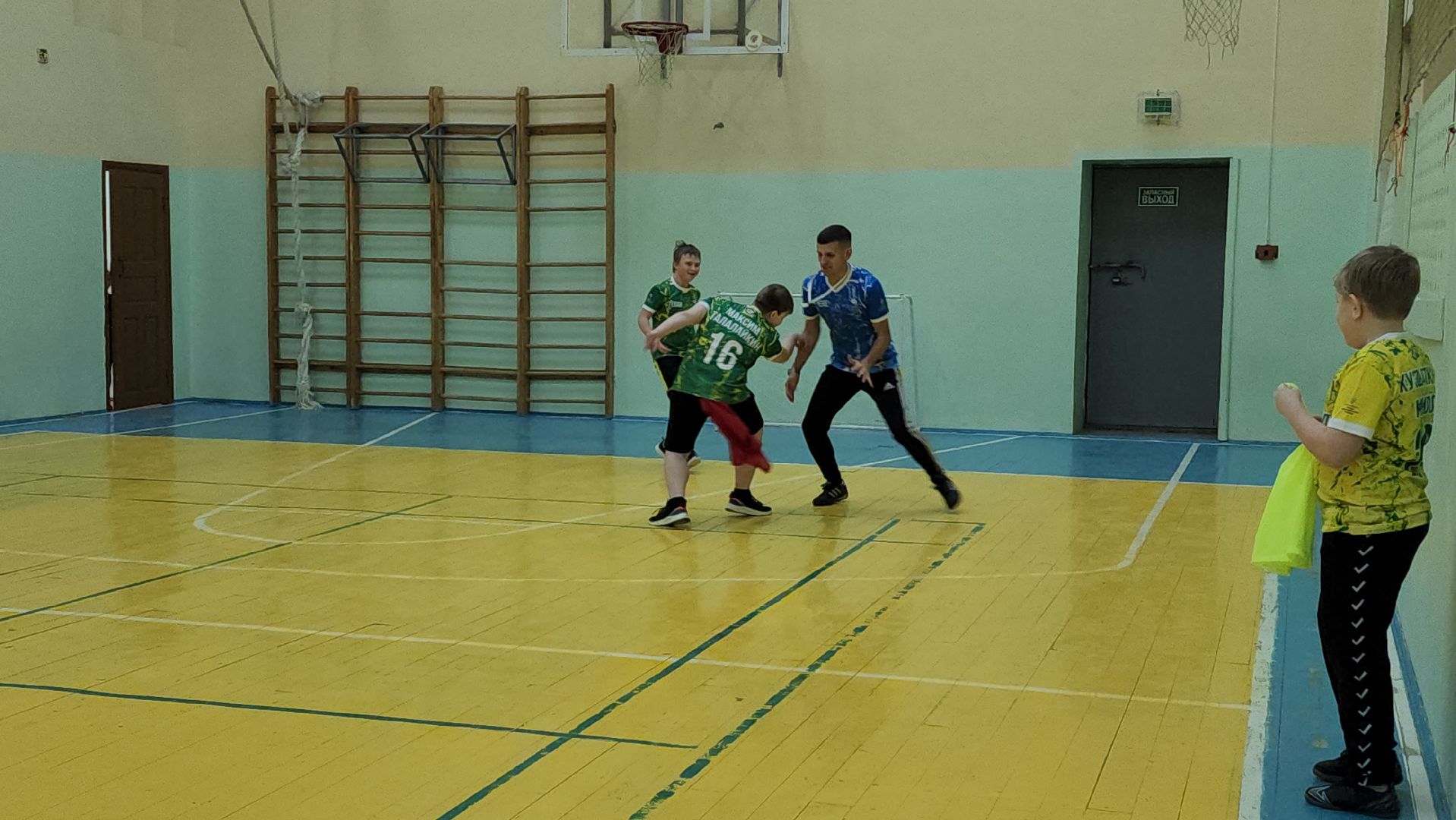 дети с особенностями развития, мини-футбол, Тренировки для детей, вертикалки,