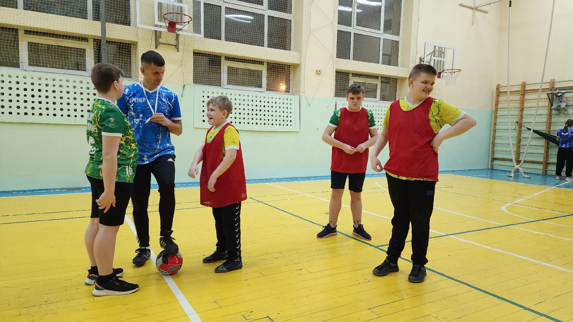 дети с особенностями развития, мини-футбол, Тренировки для детей, вертикалки,