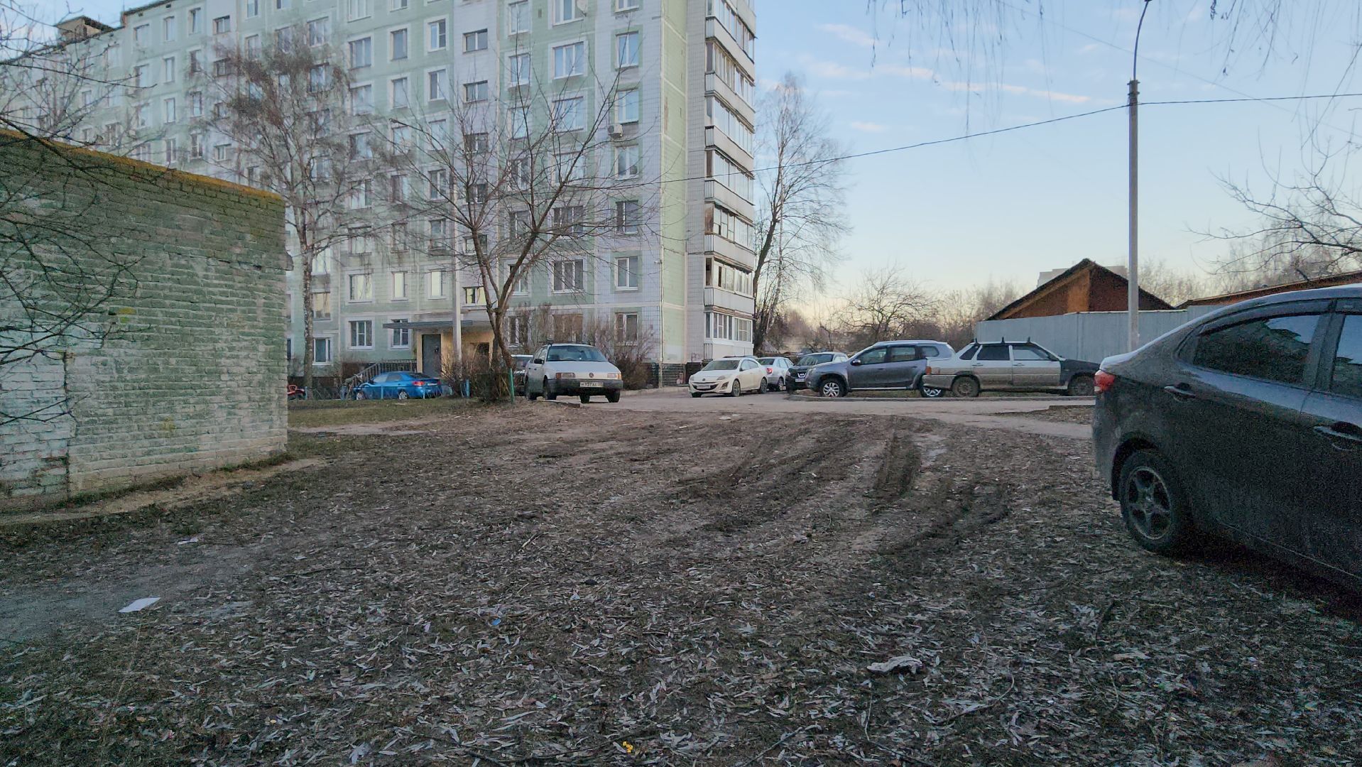 серпухов, проезд мишина, парковки во дворе, выездная администрация, транспорт,