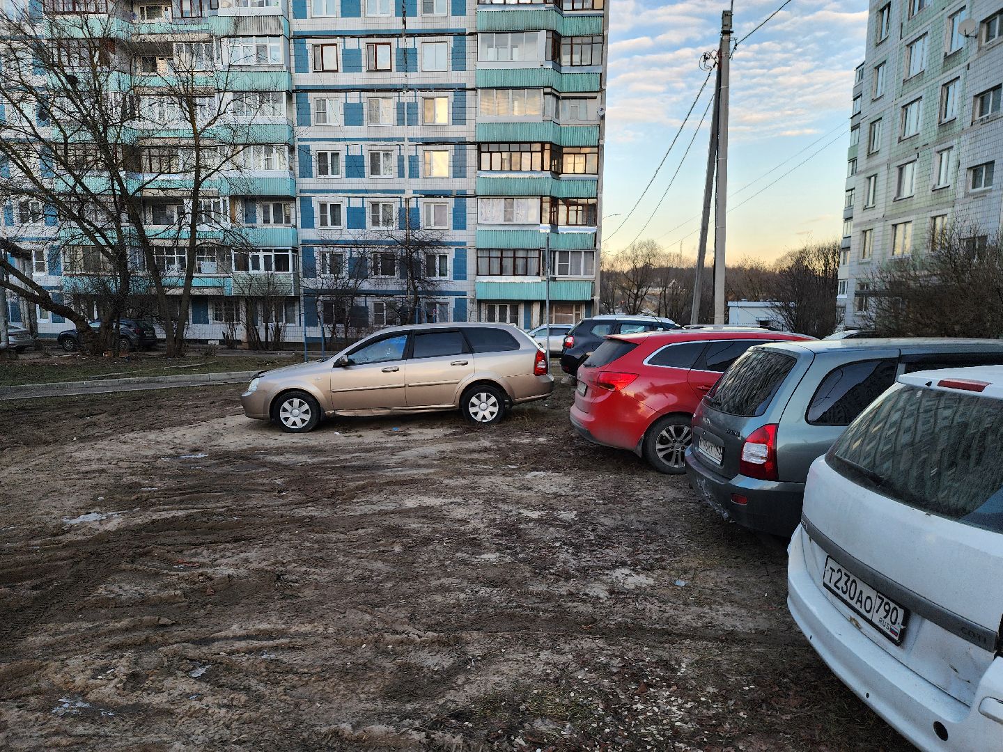 серпухов, проезд мишина, парковки во дворе, выездная администрация, транспорт,