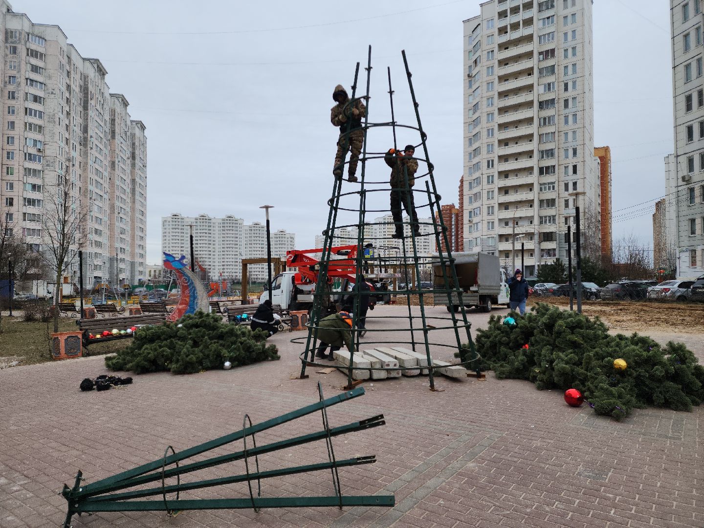 Подольск, Новогодняя елка, благоустройство, вертикалки,