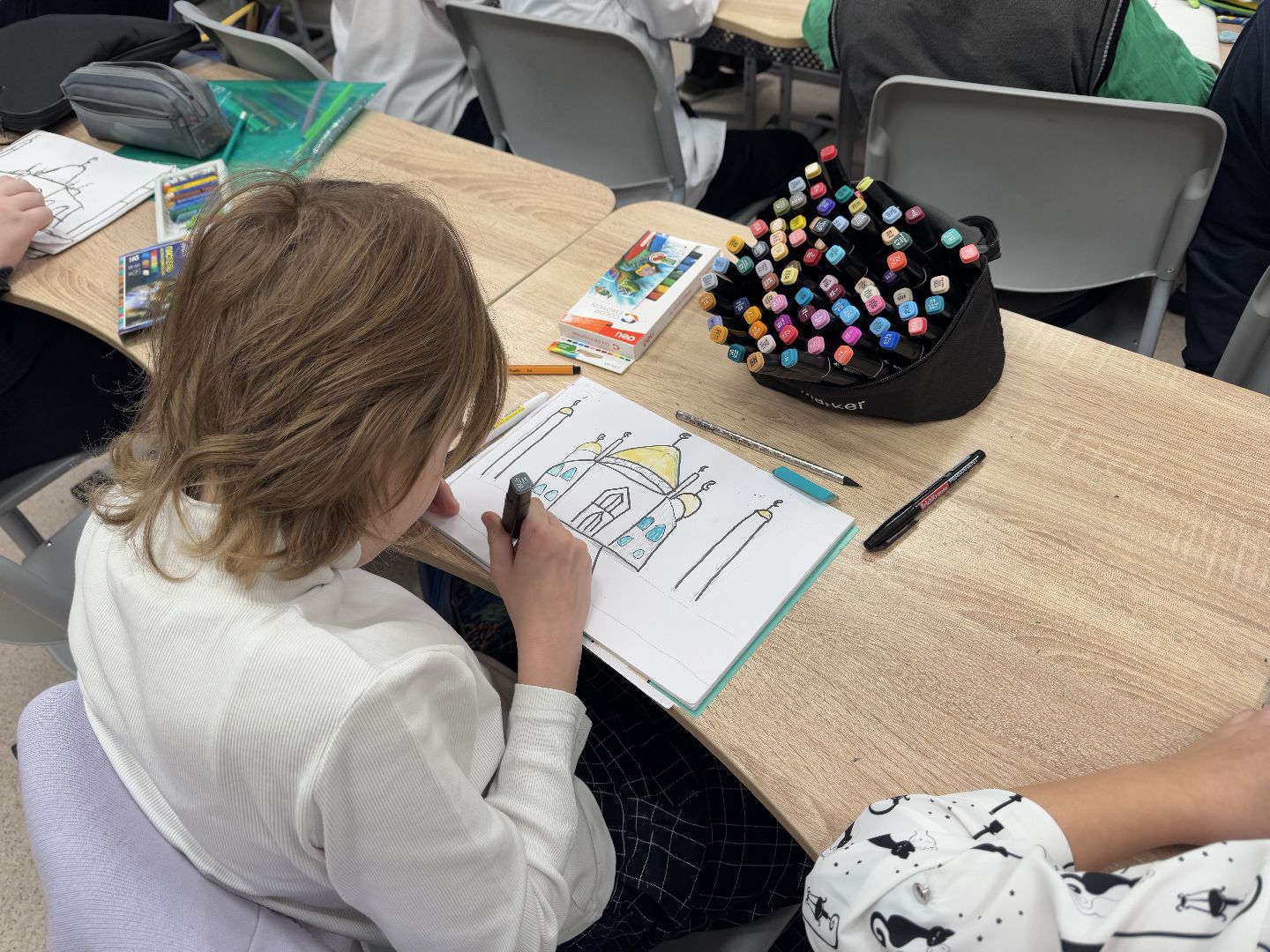 шаховская, новая учительница, изобразительное искусство, ученики, рисование,