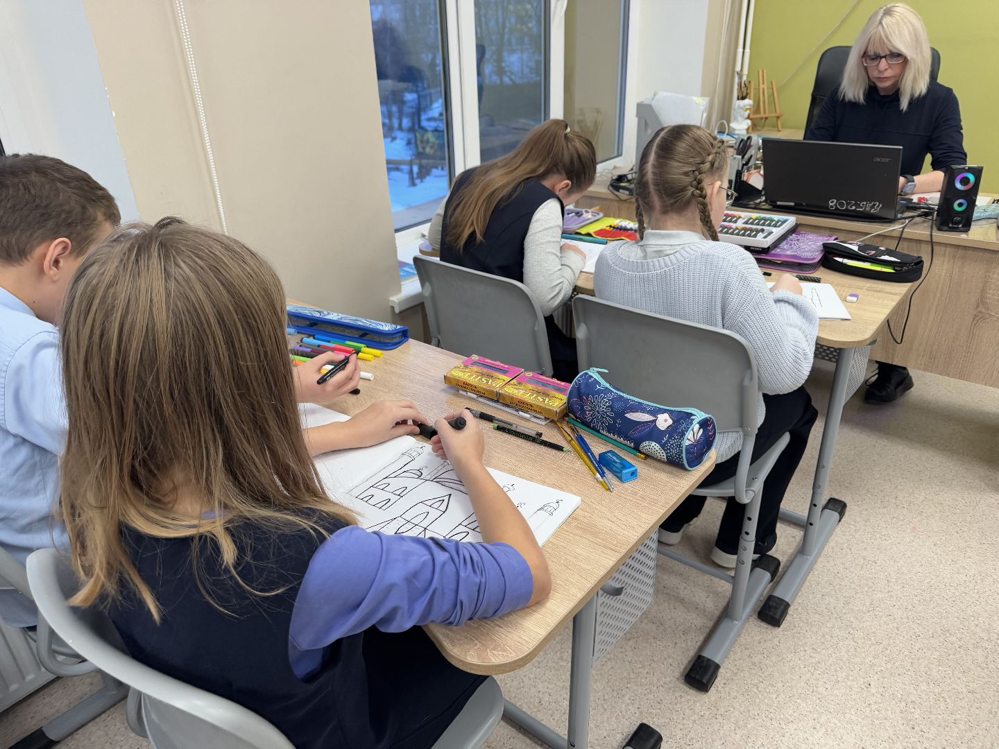 шаховская, новая учительница, изобразительное искусство, ученики, рисование,