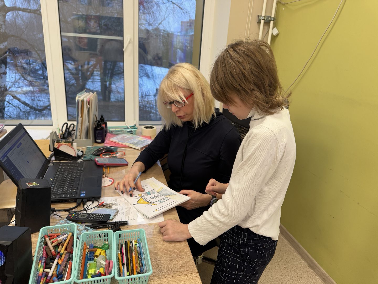 шаховская, новая учительница, изобразительное искусство, ученики, рисование,