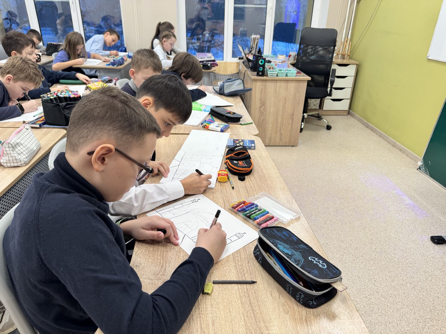 шаховская, новая учительница, изобразительное искусство, ученики, рисование,