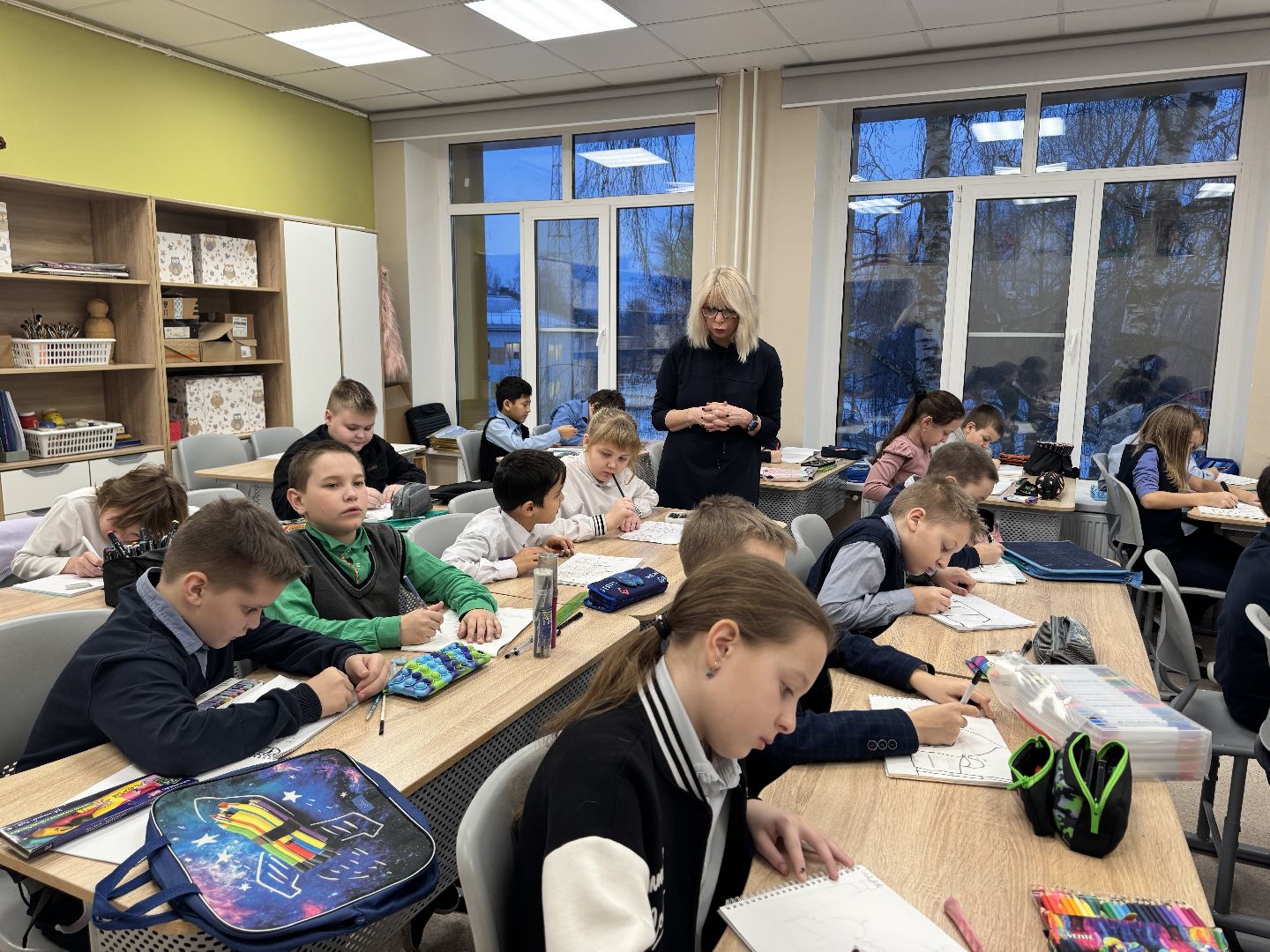 шаховская, новая учительница, изобразительное искусство, ученики, рисование,