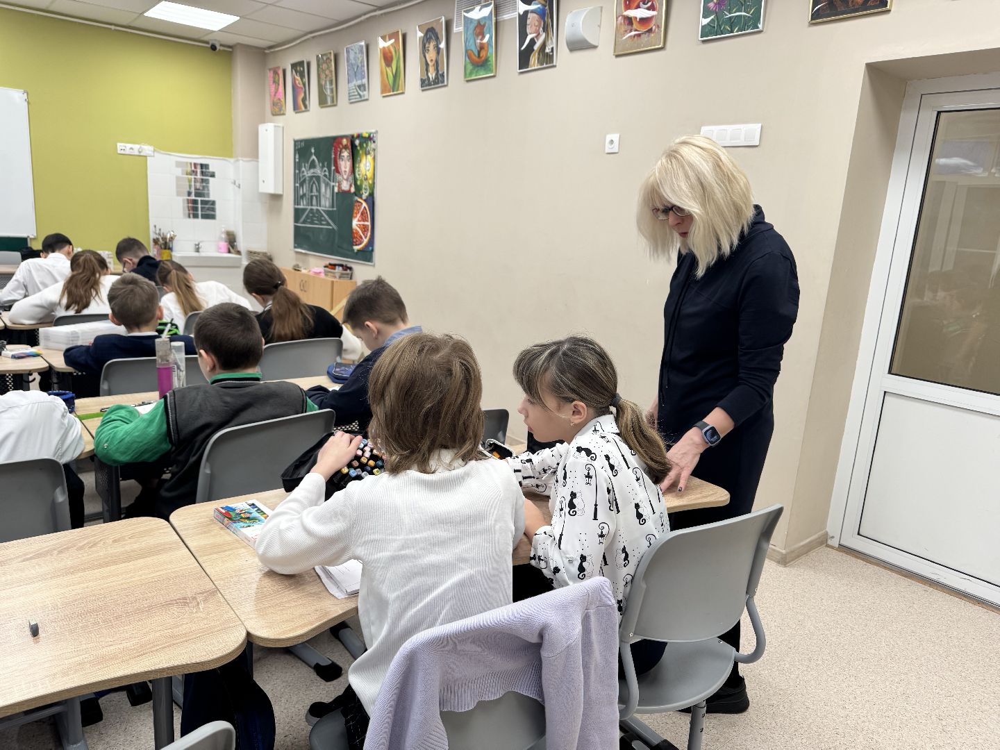 шаховская, новая учительница, изобразительное искусство, ученики, рисование,