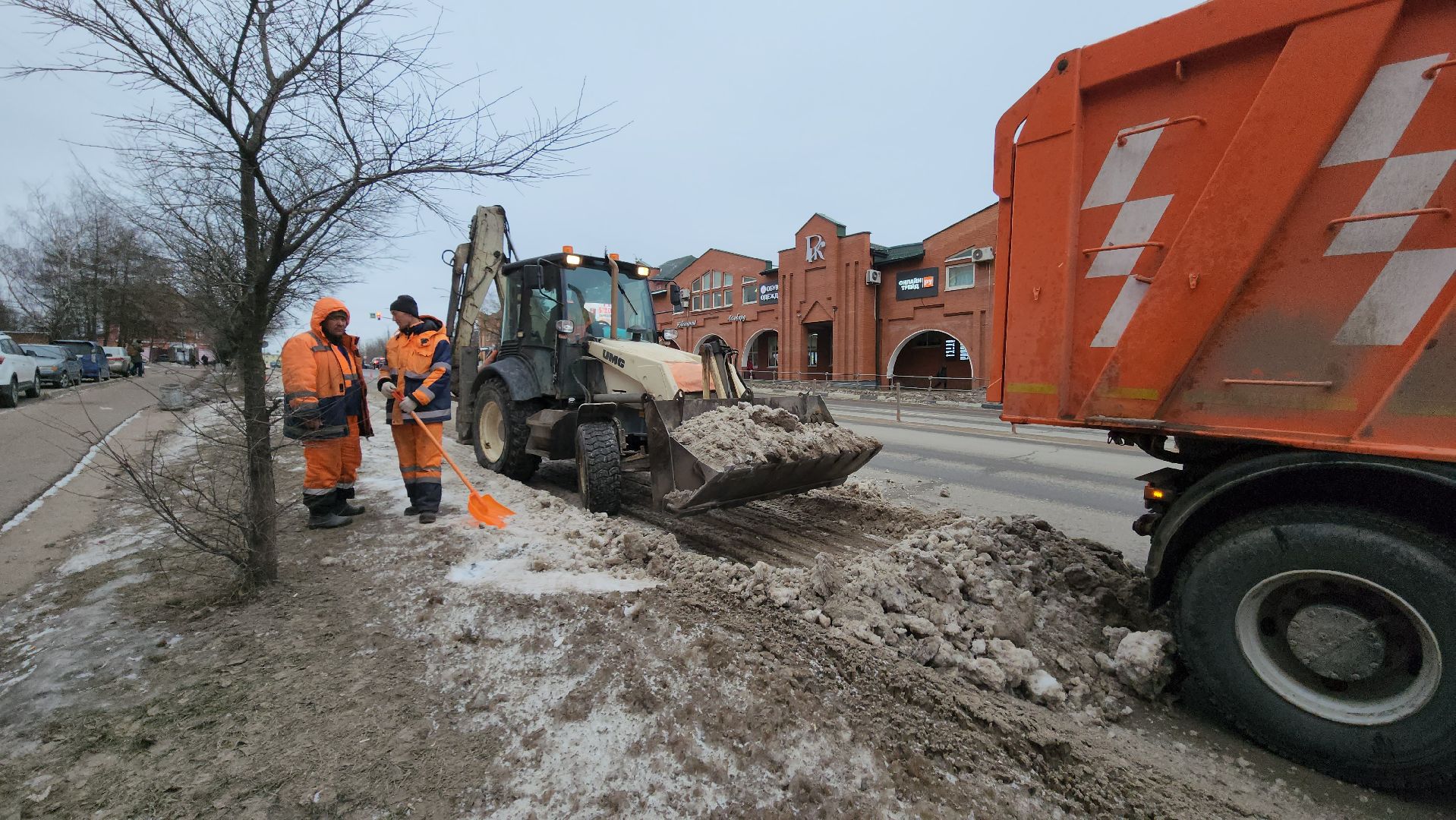 Чистка снега, уборка улиц, Истра, вертикалки,