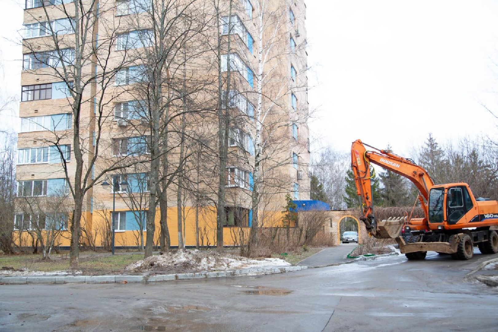 тепловые сети, трубы горячего водоснабжения, холодное водоснабжение, трасса, вертикалки,