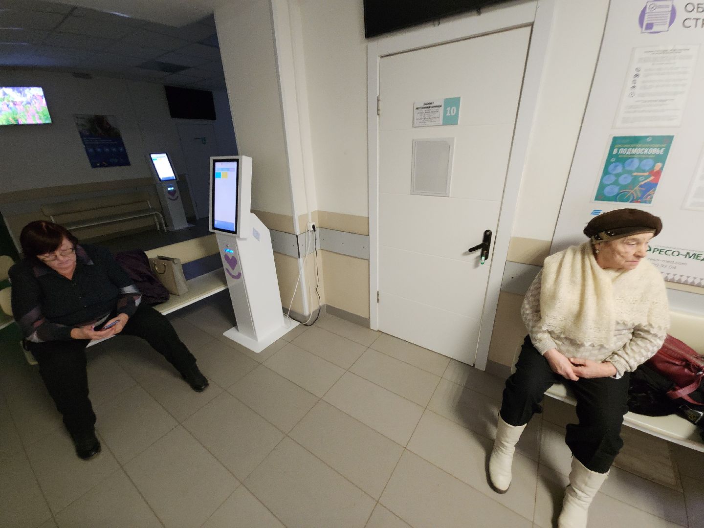 Чехов, Чеховская больница, поликлиника, кабинет неотложной помощи, прием без записи, дежурный врач, улица Пионерская 2, часы работы, живая очередь,