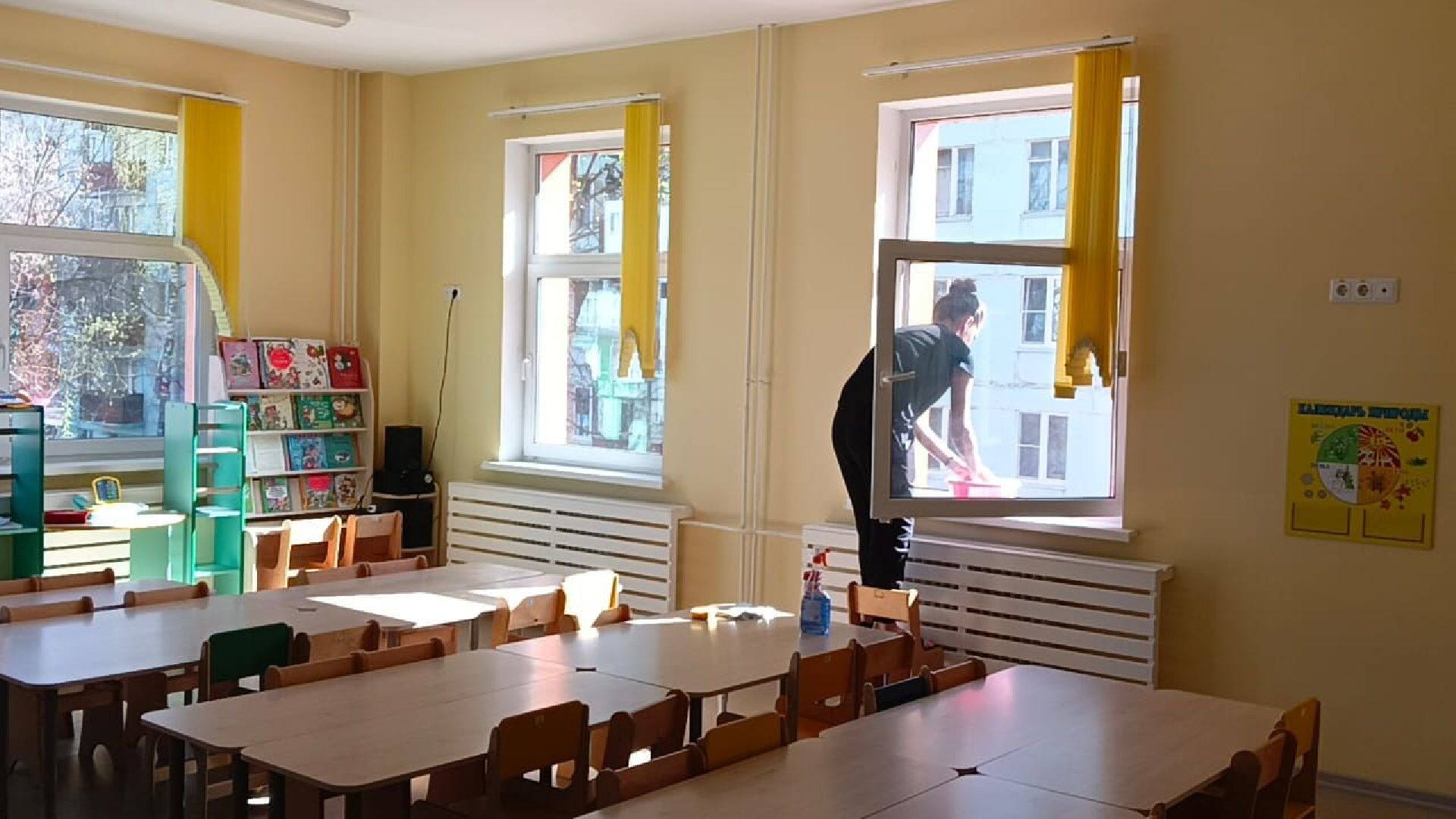 Реутов, субботник, детские сады, уборка, листва, окна