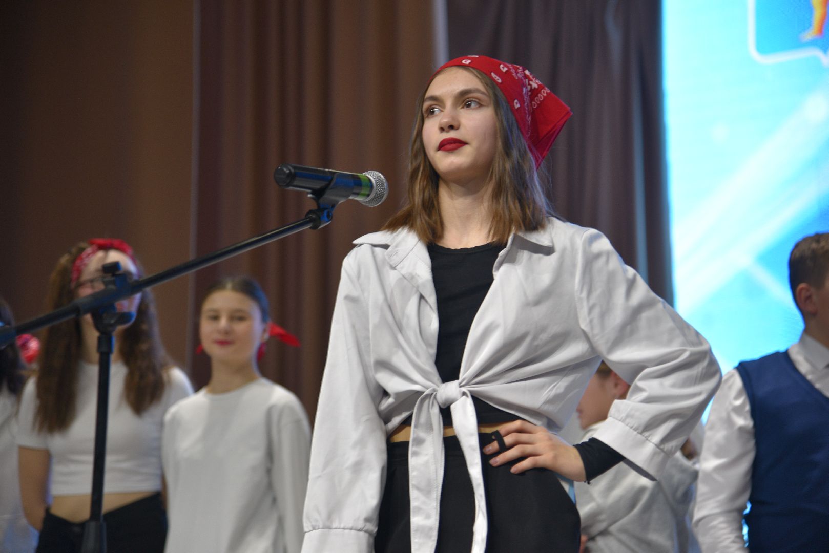 лотошино, лотошинский цдк, квн, школьники, школьный квн,