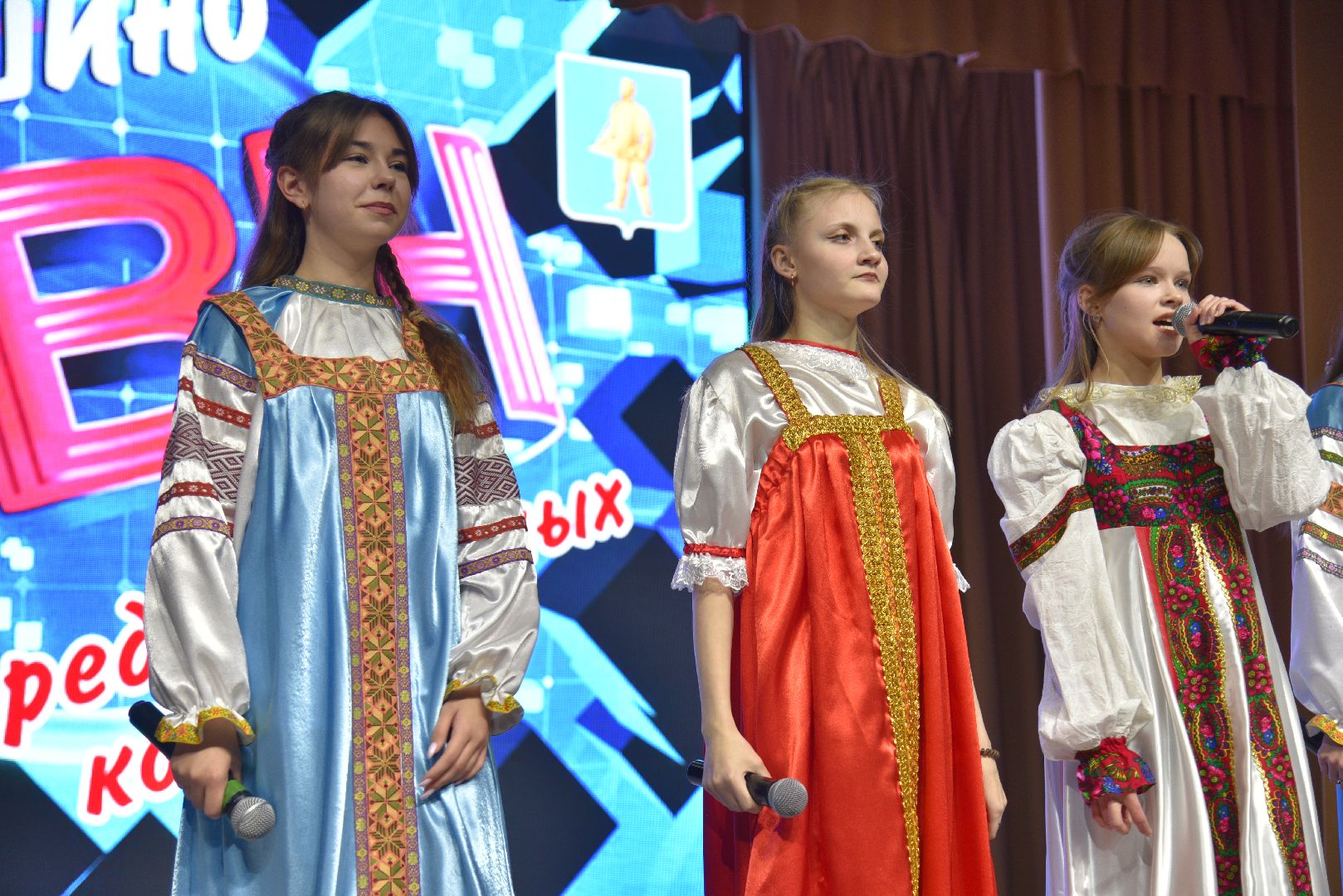 лотошино, лотошинский цдк, квн, школьники, школьный квн,