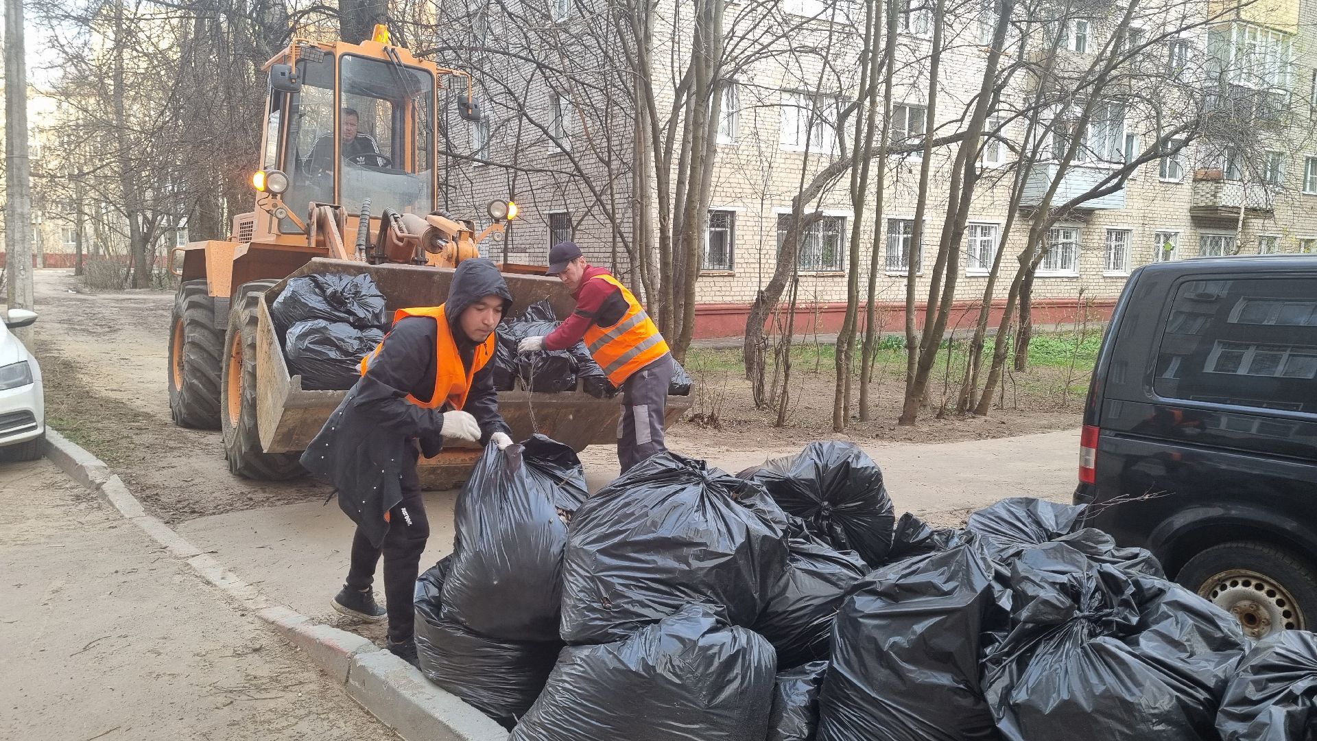 Подмосковье, Ивантеевка, субботник