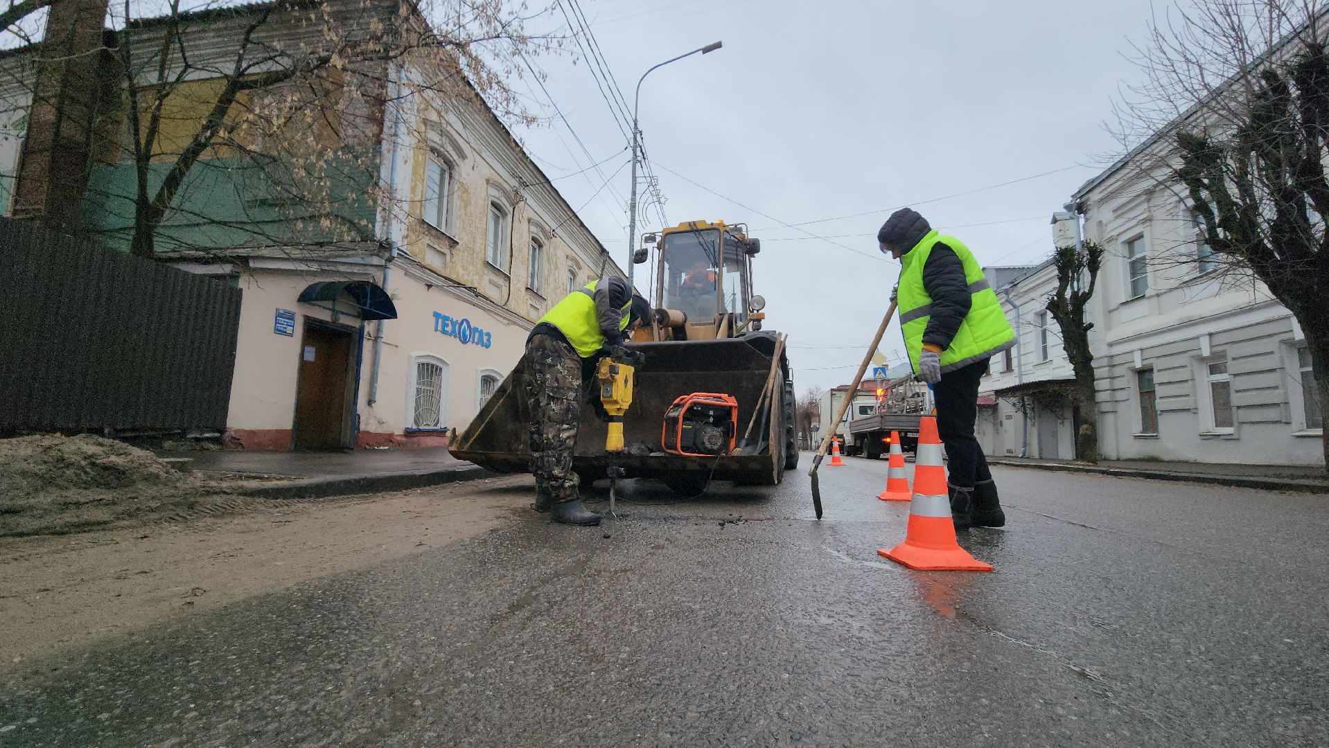 серпухов, улица чехова, ямочный ремонт дорог, комбинат благоустройства, новый асфальт,
