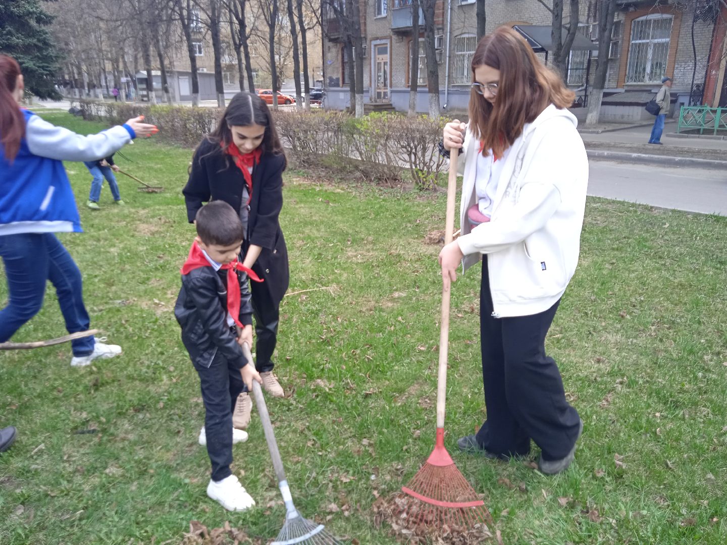 субботник, пионерский, бронепоезд, памятник, Москвич, монумент
