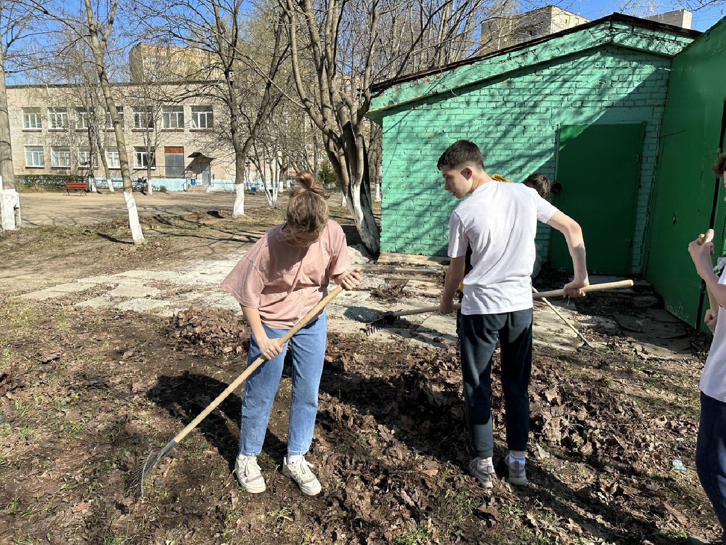 Подмосковье, Ивантеевка, образование, субботник