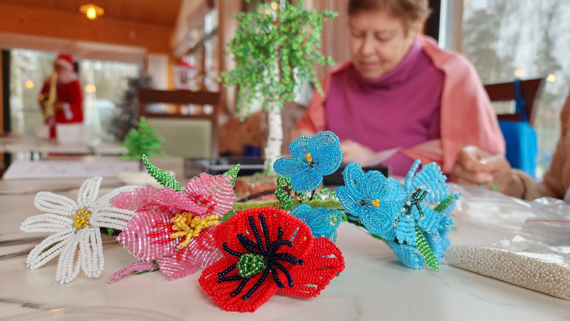 Досуг для пенсионеров, бисероплетение, Бисер, Лесопарк, Лобня, вертикалки,