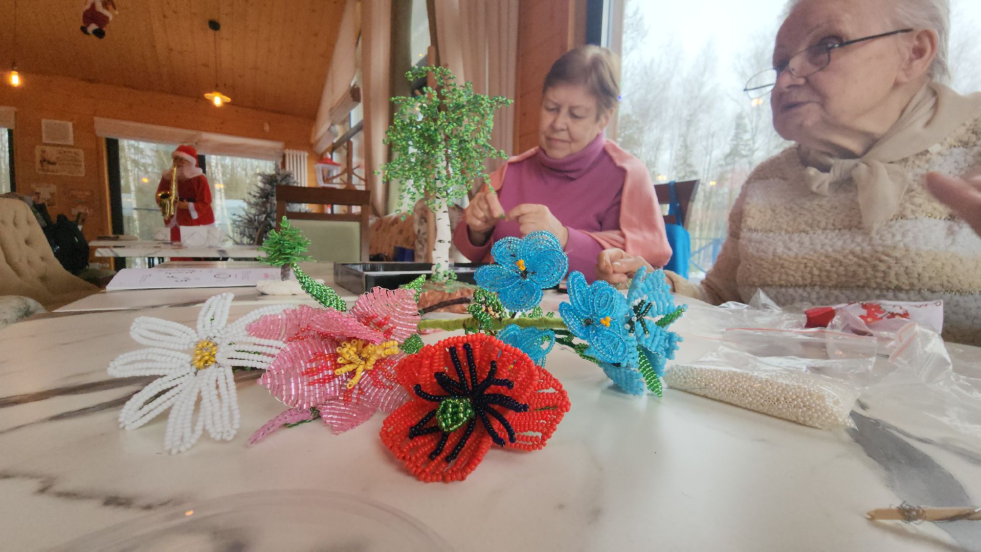 Досуг для пенсионеров, бисероплетение, Бисер, Лесопарк, Лобня, вертикалки,