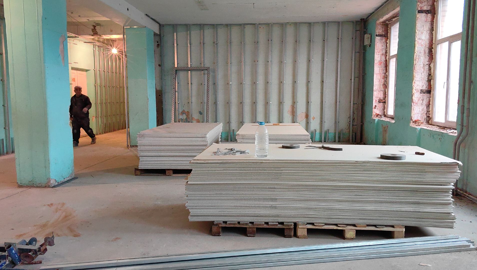 ремонт, лицей, стяжка пола, фасад, здание, вертикалки,