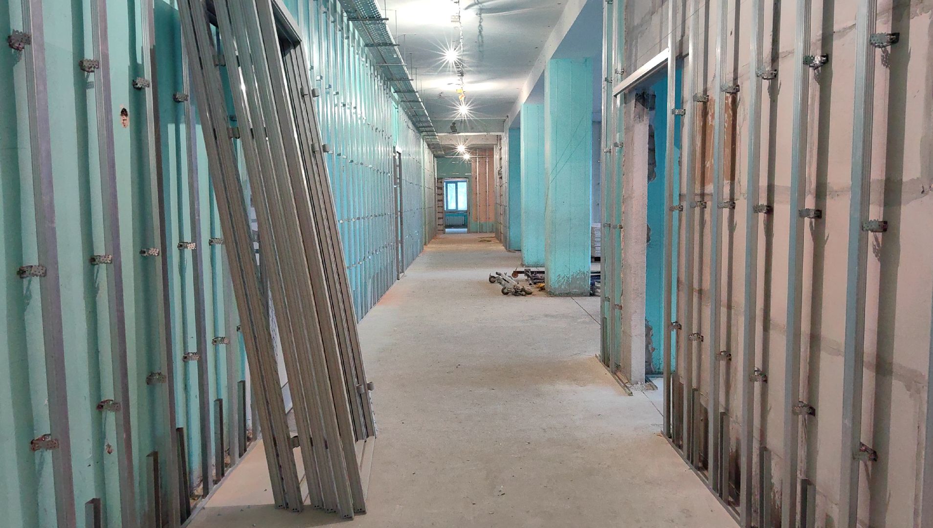 ремонт, лицей, стяжка пола, фасад, здание, вертикалки,