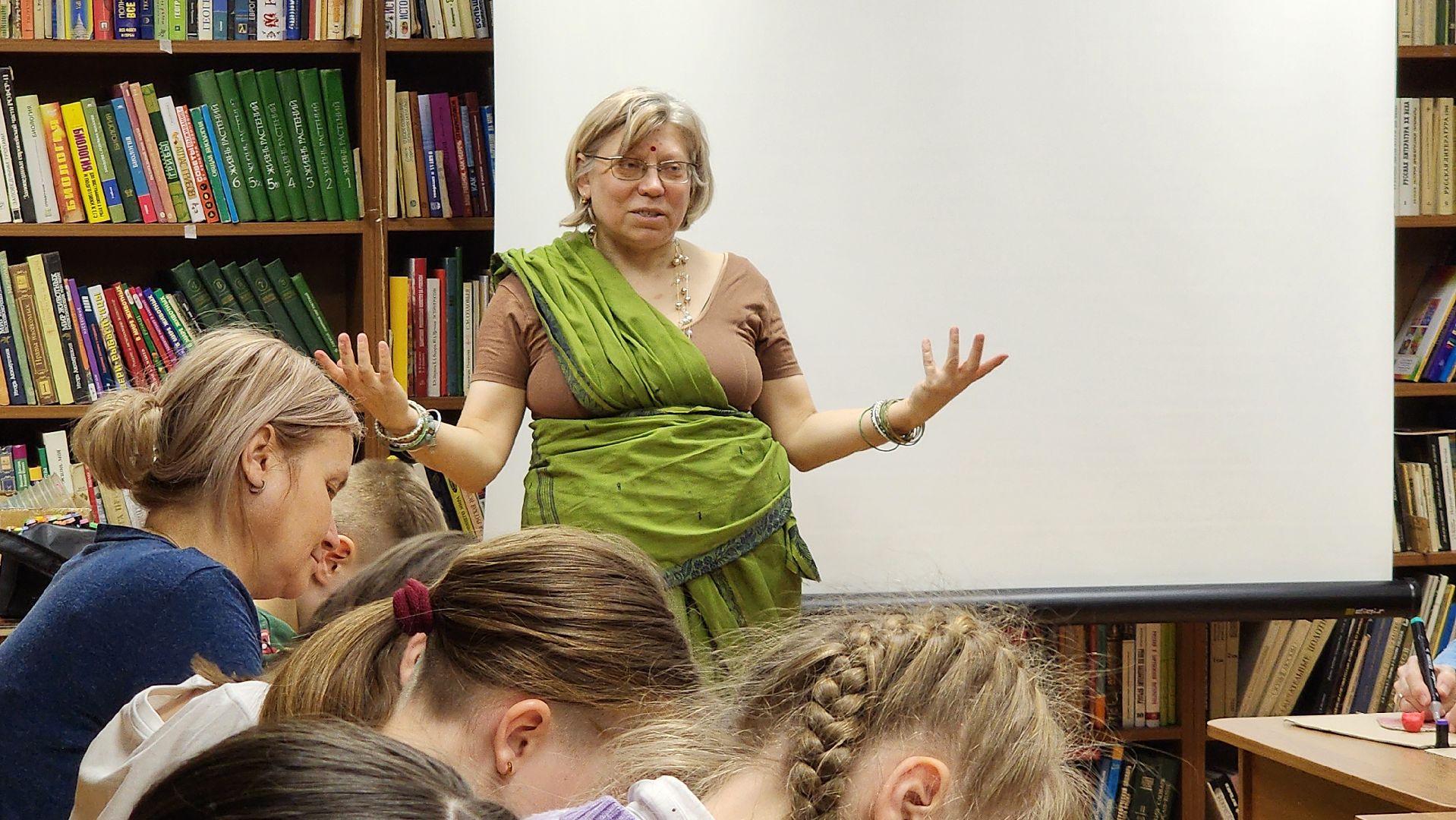 Индия, Лобня, лекторий, вертикалки,