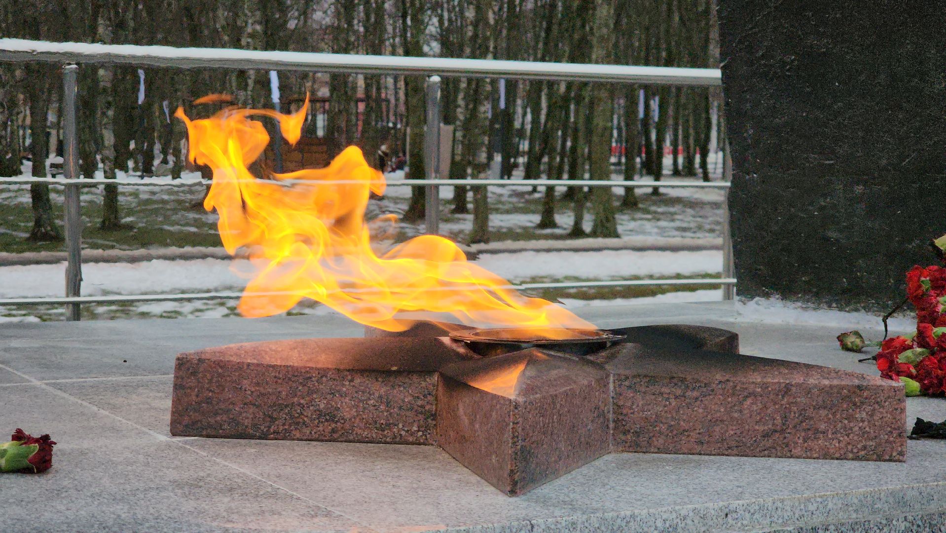 Звонница, Лобня, Лобненский парк, Мемориальная площадь, вертикалки,