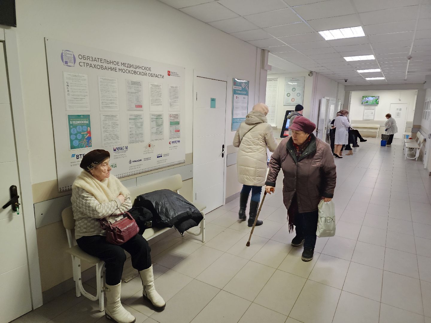 Чехов, Чеховская больница, поликлиника, улица Пионерская 2, кабинет для маломобильных граждан, медицинская помощь маломобильным гражданам, врачи узких специализаций, главный врач Андрей Попов,