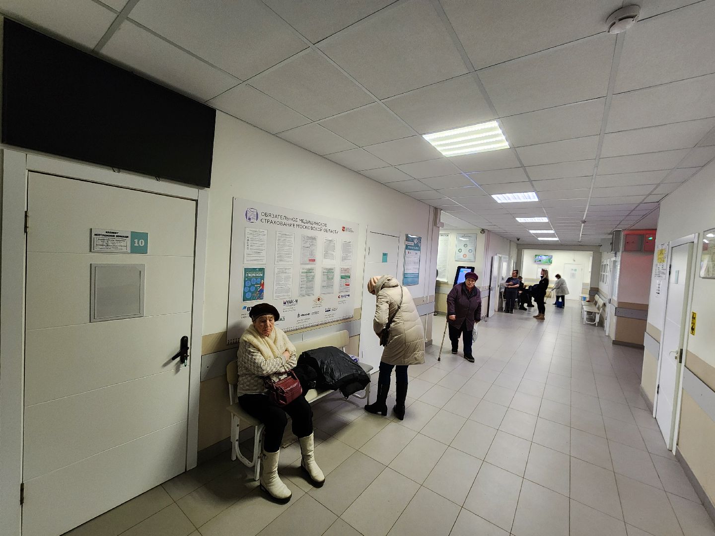 Чехов, Чеховская больница, поликлиника, улица Пионерская 2, кабинет для маломобильных граждан, медицинская помощь маломобильным гражданам, врачи узких специализаций, главный врач Андрей Попов,