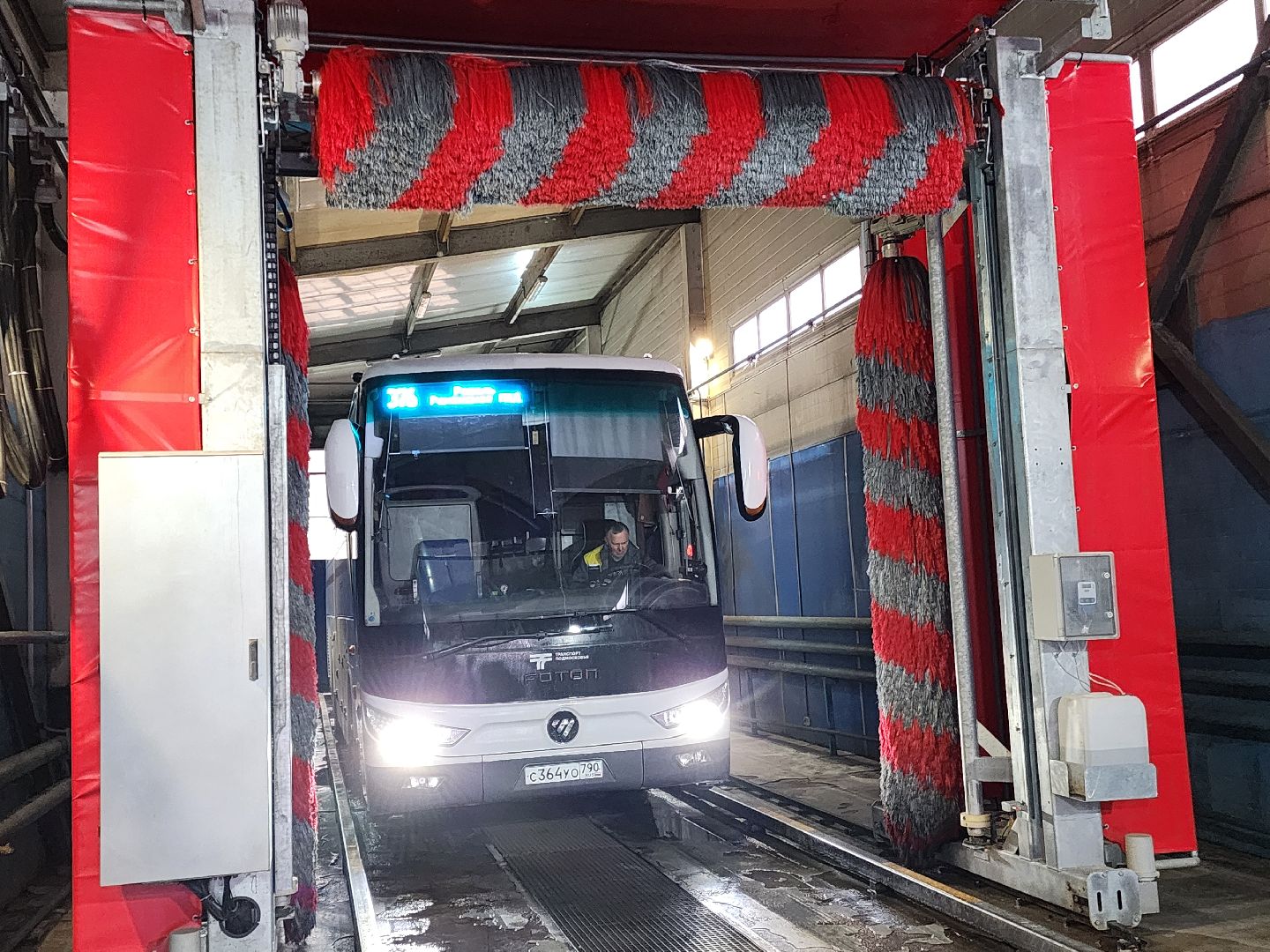 автобусы, мойка, пассажиры, вертикалки,