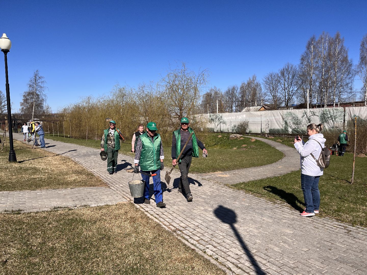 Шаховская, субботник, парк, саженцы