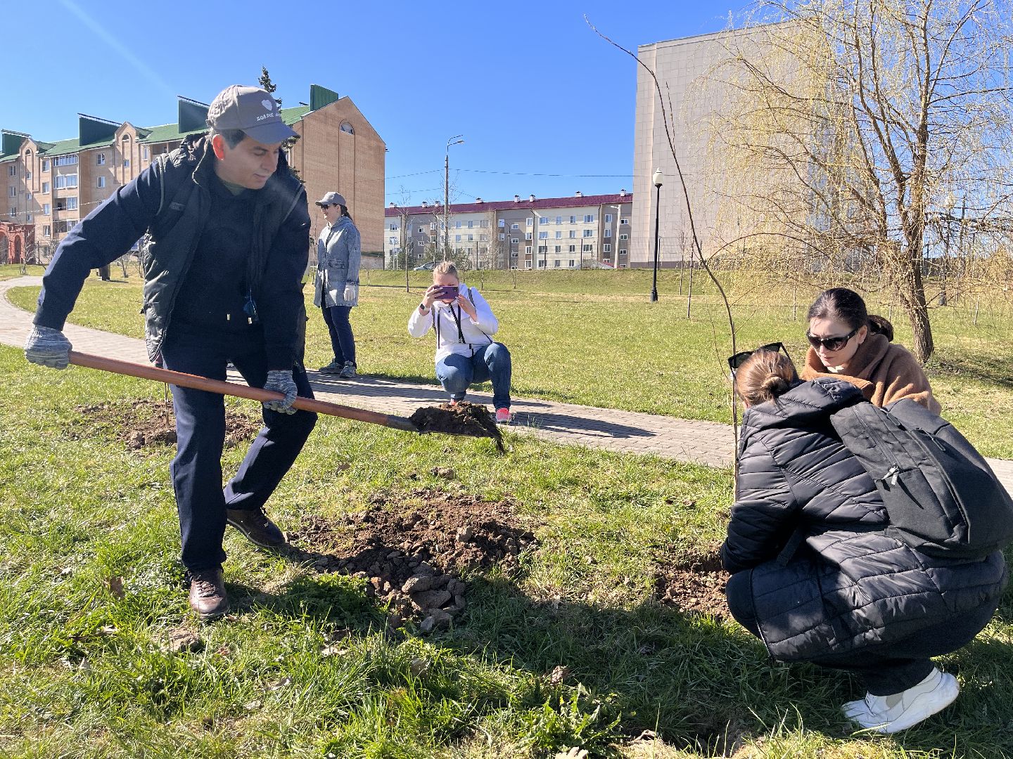Шаховская, субботник, парк, саженцы