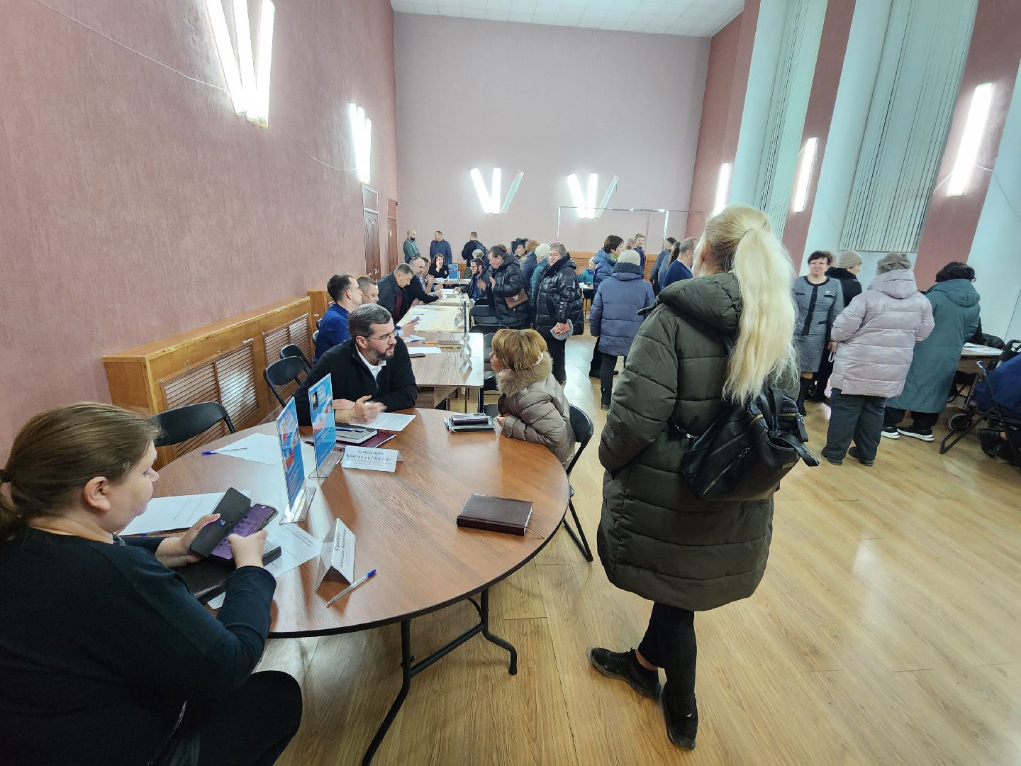 Чехов, село Шарапово, выездная администрация, деревня Дулово, подъездная дорога, центральная улица, дорожный ремонт, ямочный ремонт, глава округа михаил собакин, встреча с жителями, обращения жителей,