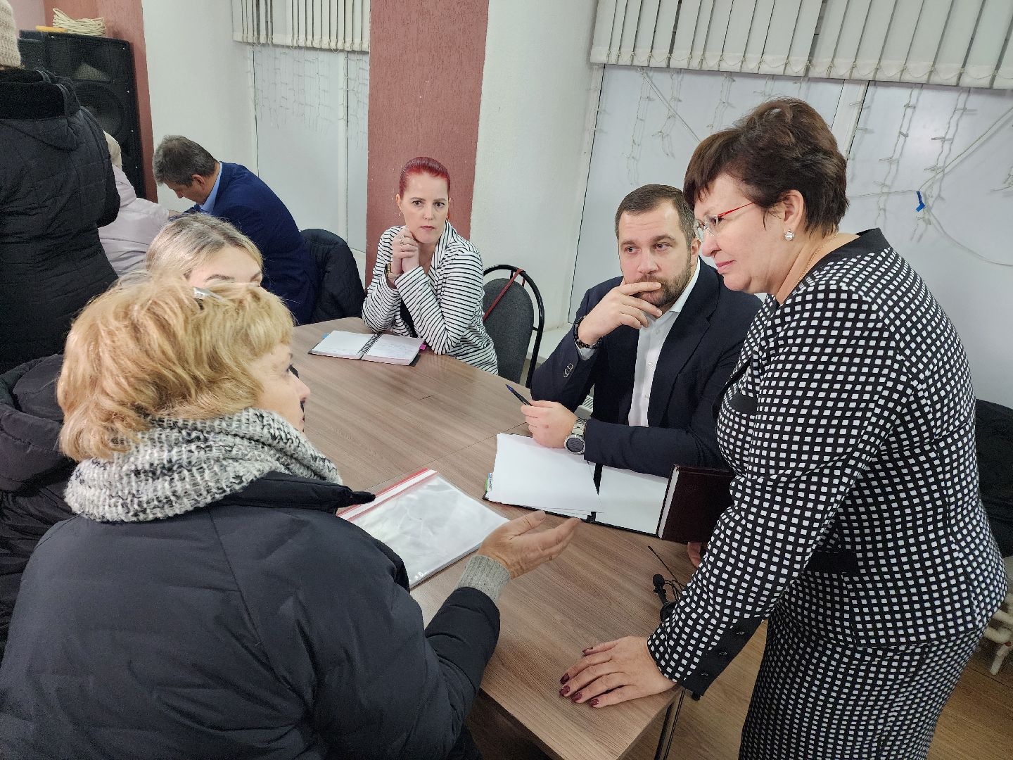 Чехов, село Шарапово, выездная администрация, деревня Дулово, подъездная дорога, центральная улица, дорожный ремонт, ямочный ремонт, глава округа михаил собакин, встреча с жителями, обращения жителей,