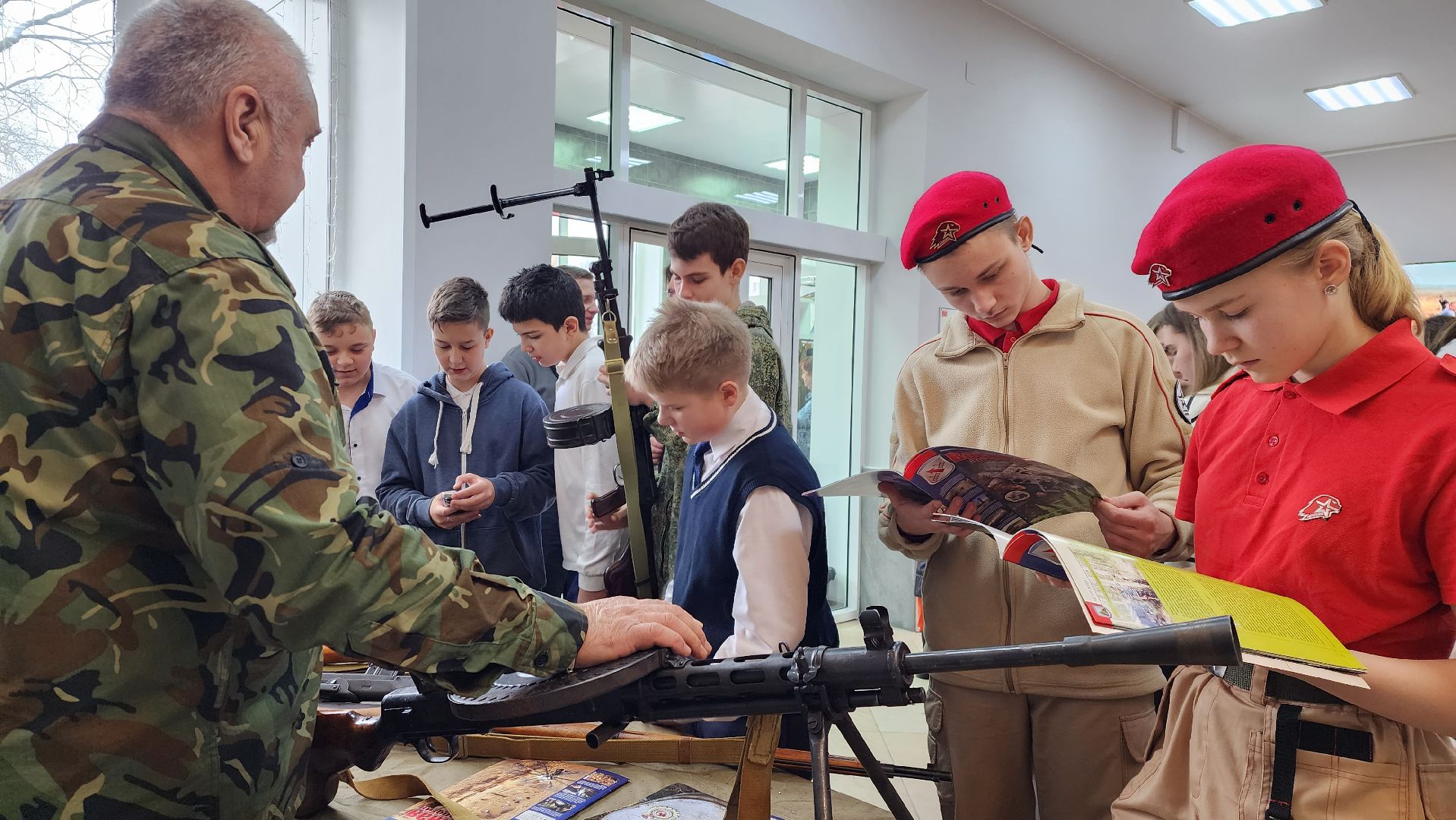 истра, патриотическая акция, библиотека, вертикалка,