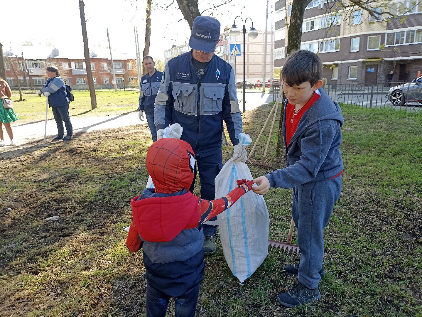 Серпухов, Подмосковье, субботник, уборка, супергерой
