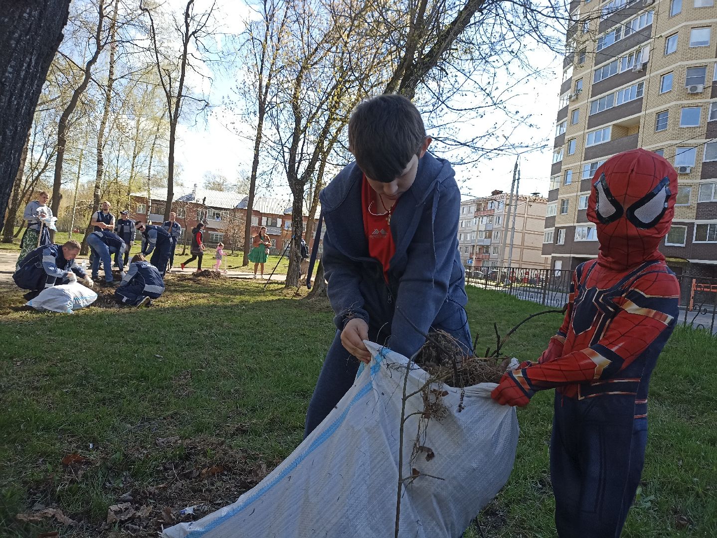 Серпухов, Подмосковье, субботник, уборка, супергерой